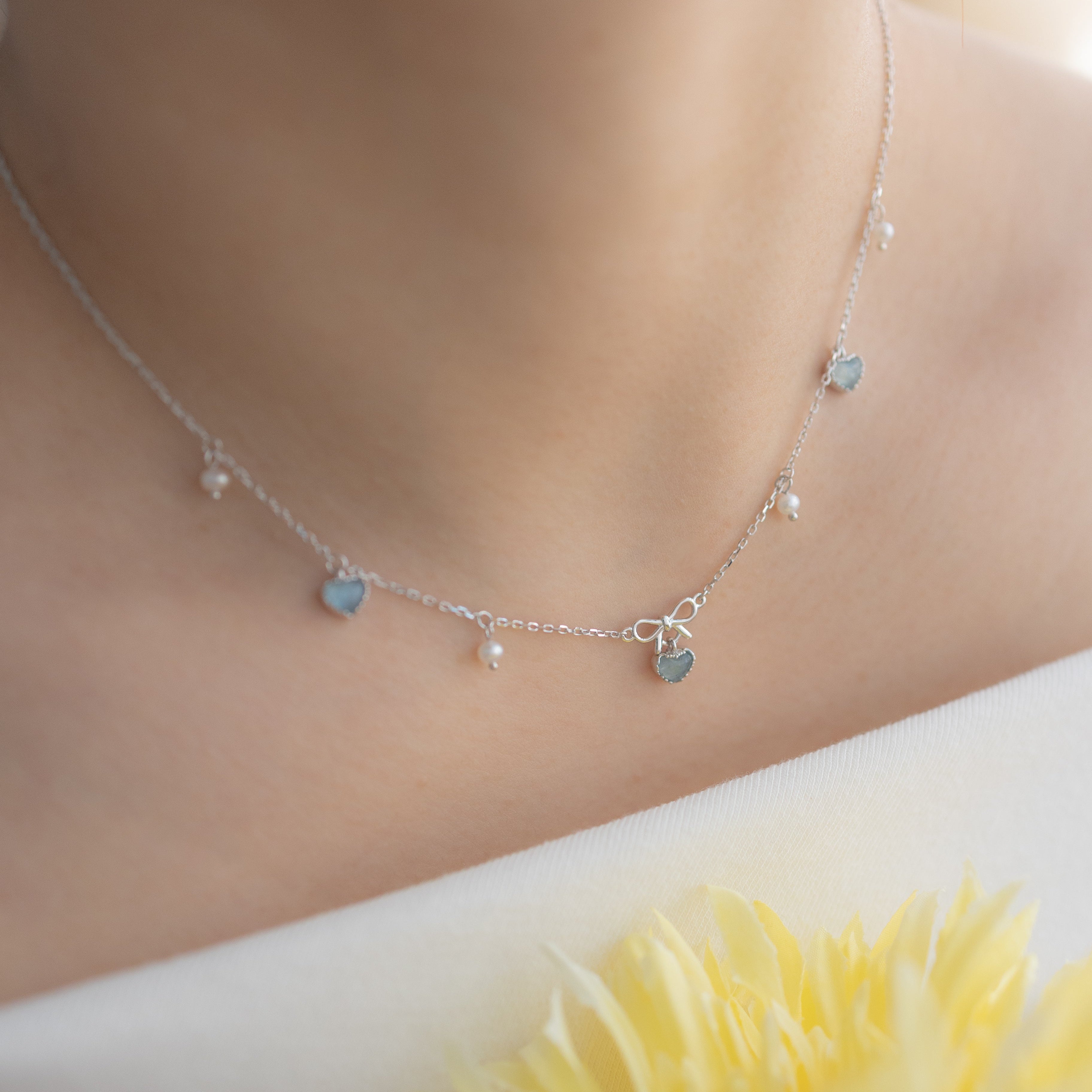 SWEETHEART RIBBON SILVER NECKLACE - AQUAMARINE