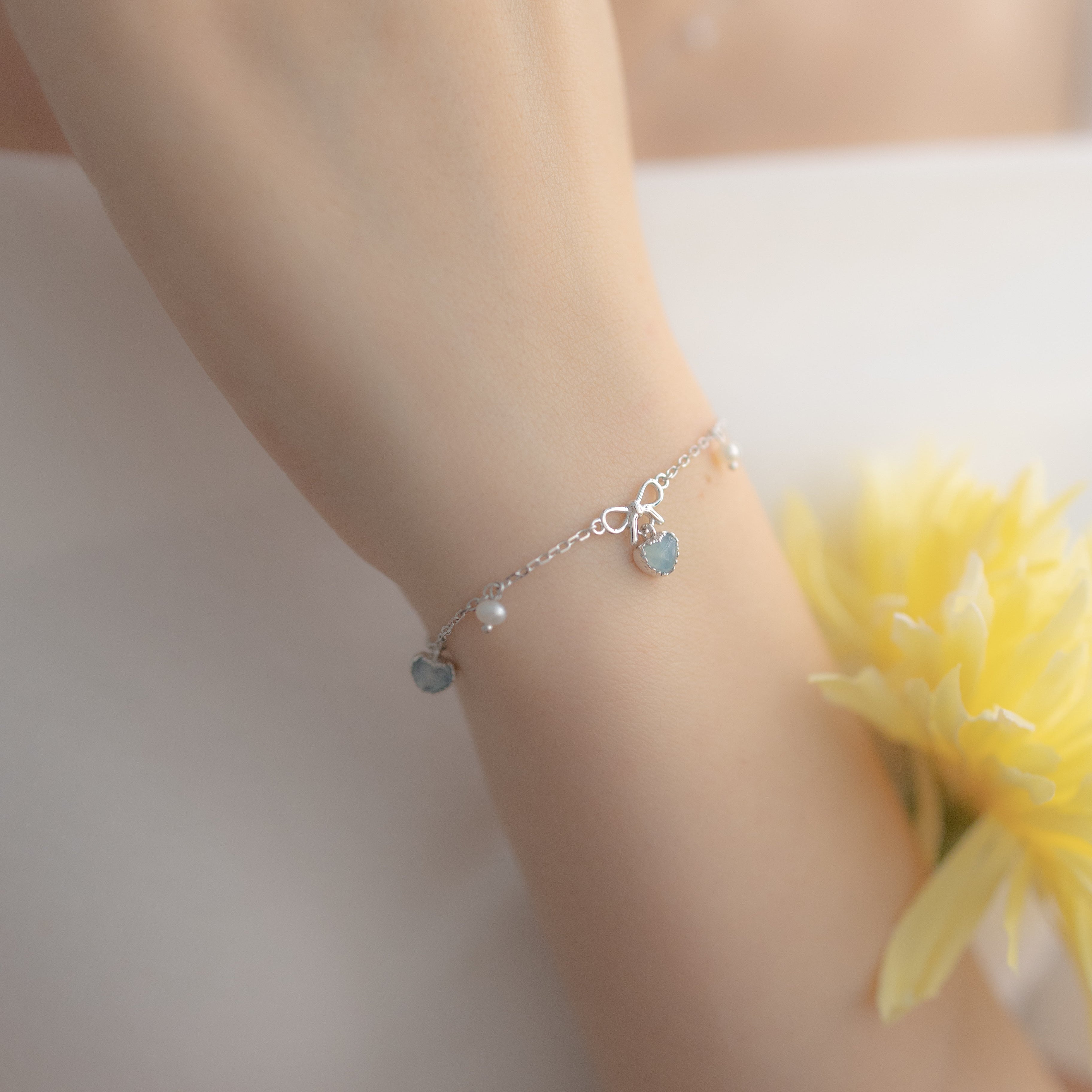 SWEETHEART RIBBON SILVER BRACELET - AQUAMARINE