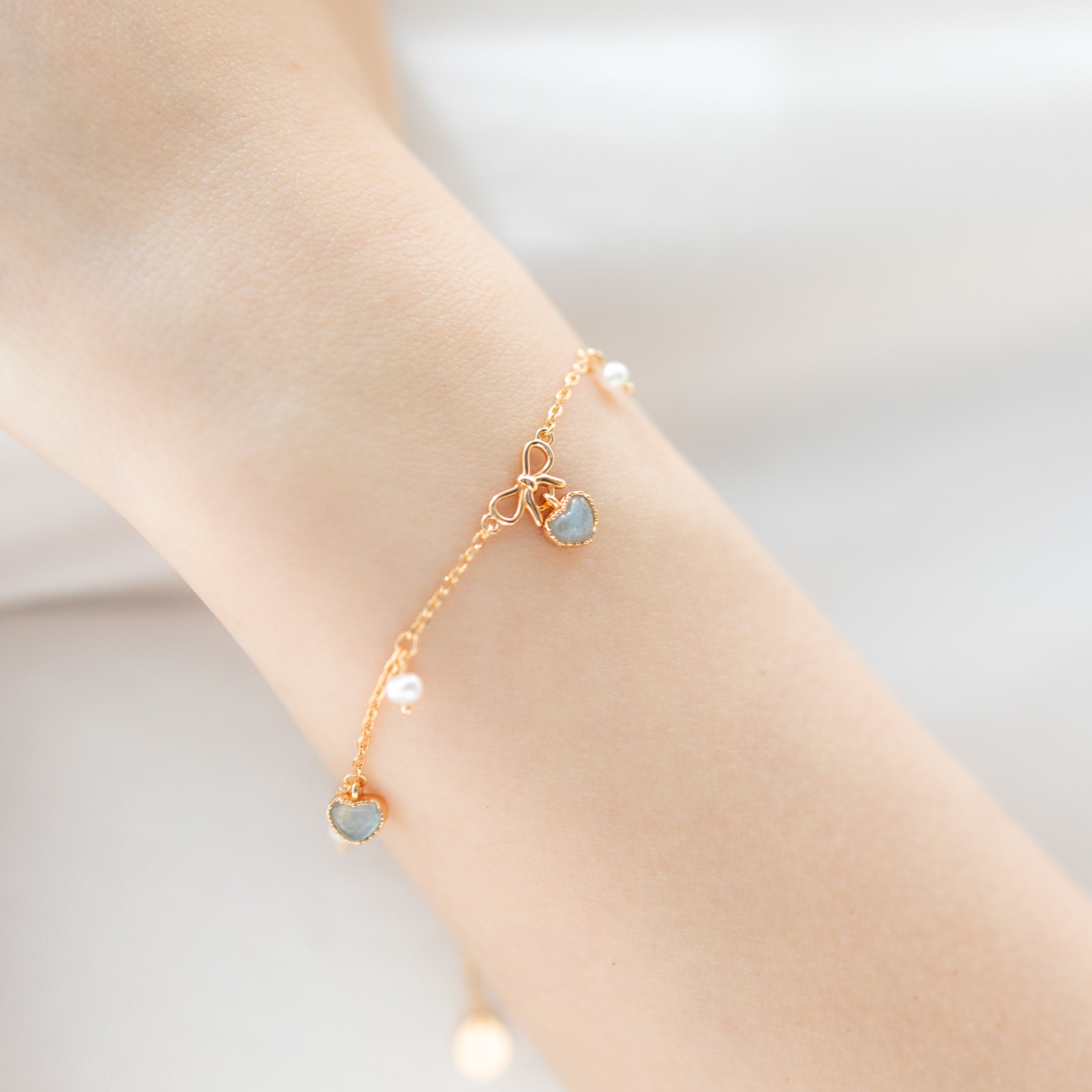 SWEETHEART RIBBON BRACELET - AQUAMARINE