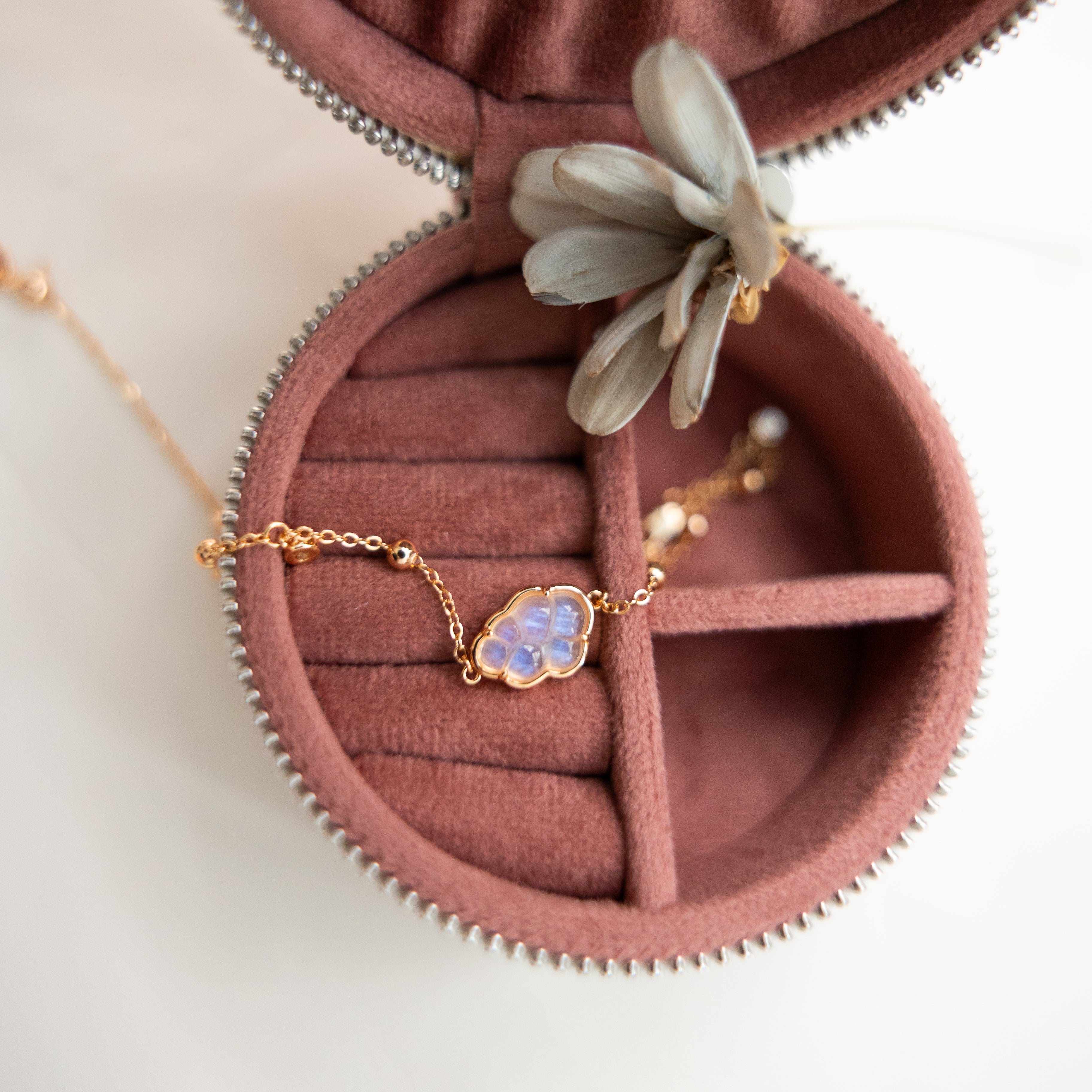 BUBBLE CLOUD BRACELET - MOONSTONE