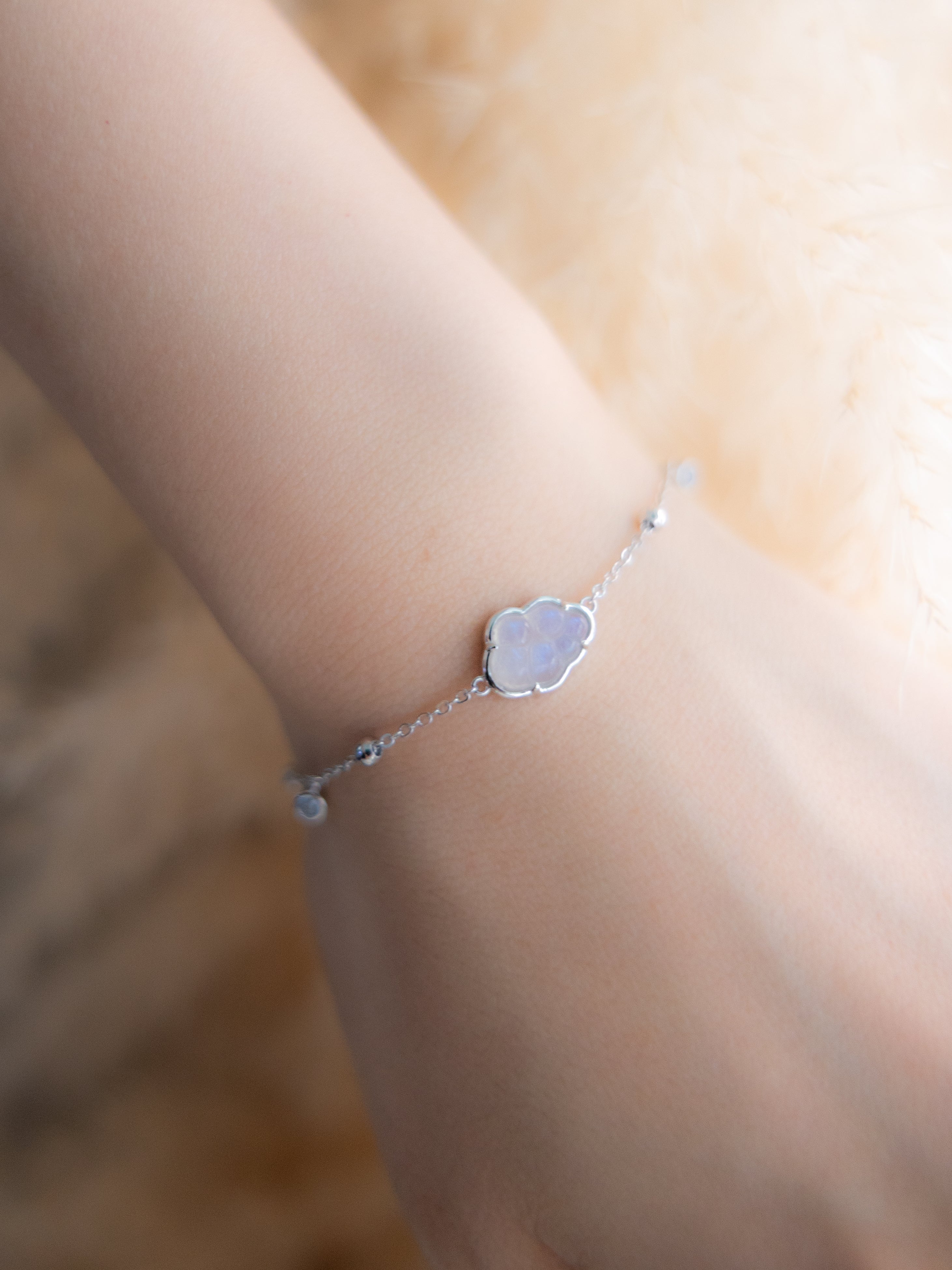 BUBBLE CLOUD SILVER BRACELET - MOONSTONE