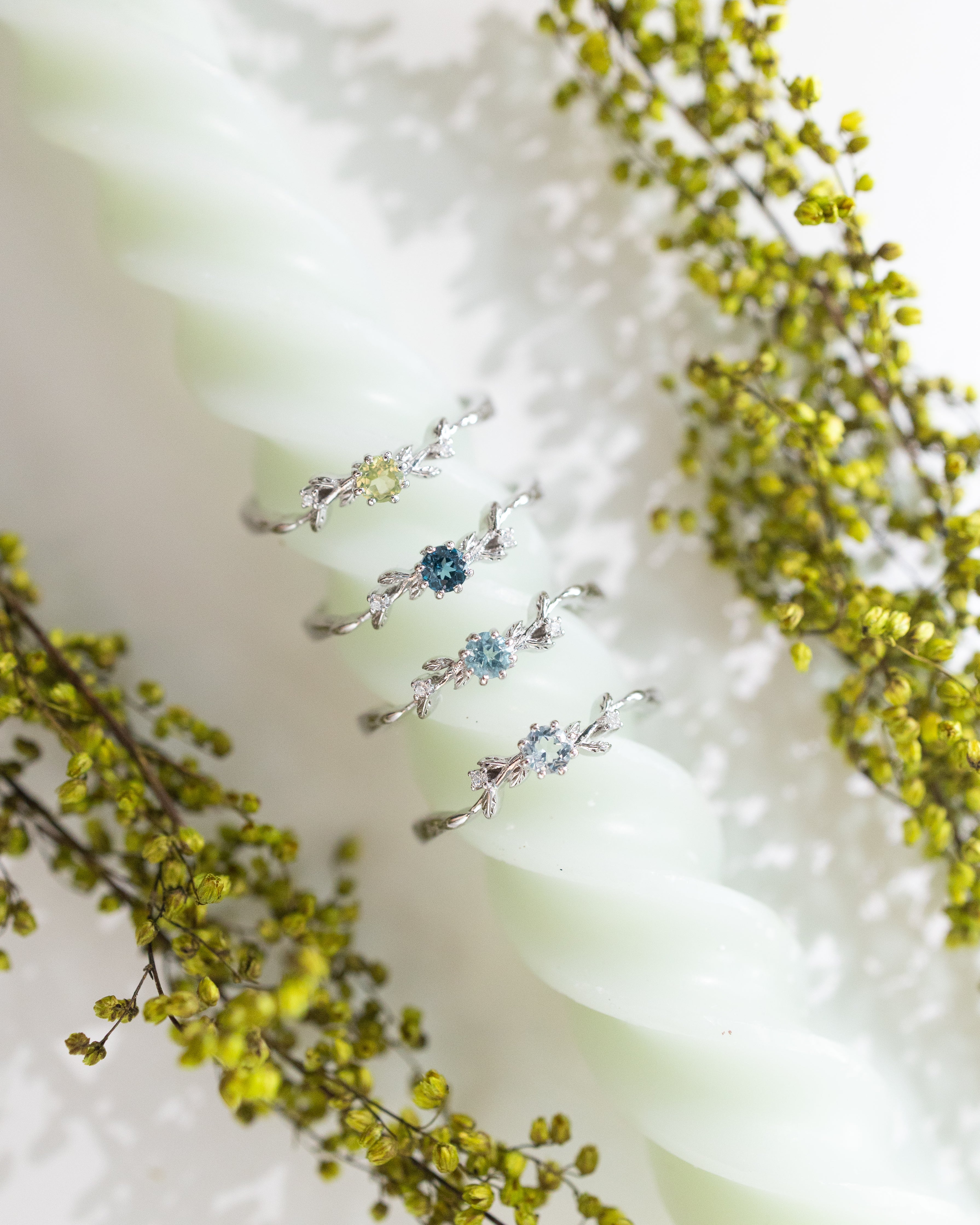 CHLOE DAINTY GARDEN SILVER RING - OLIVINE