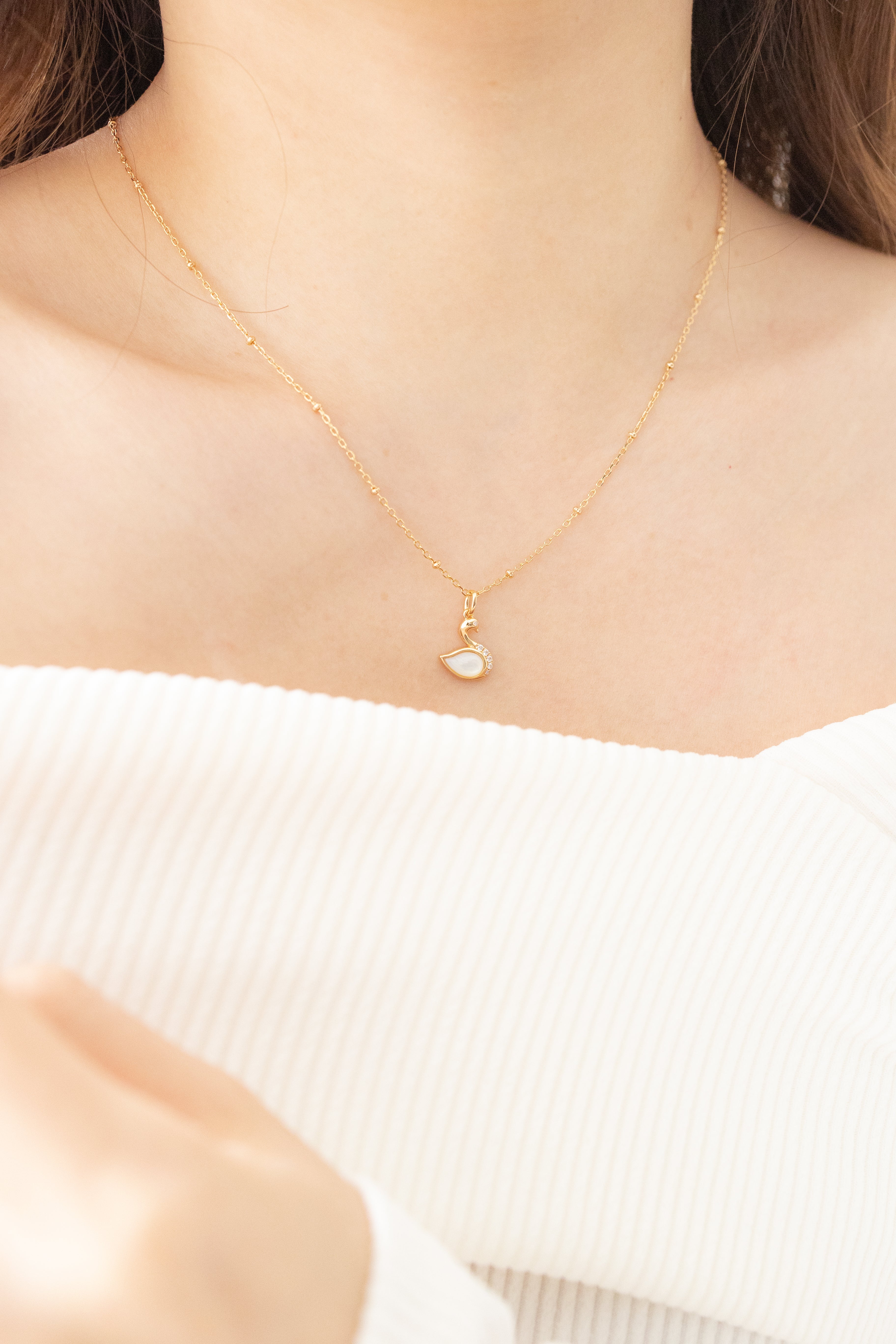 SWAN LOVE NECKLACE