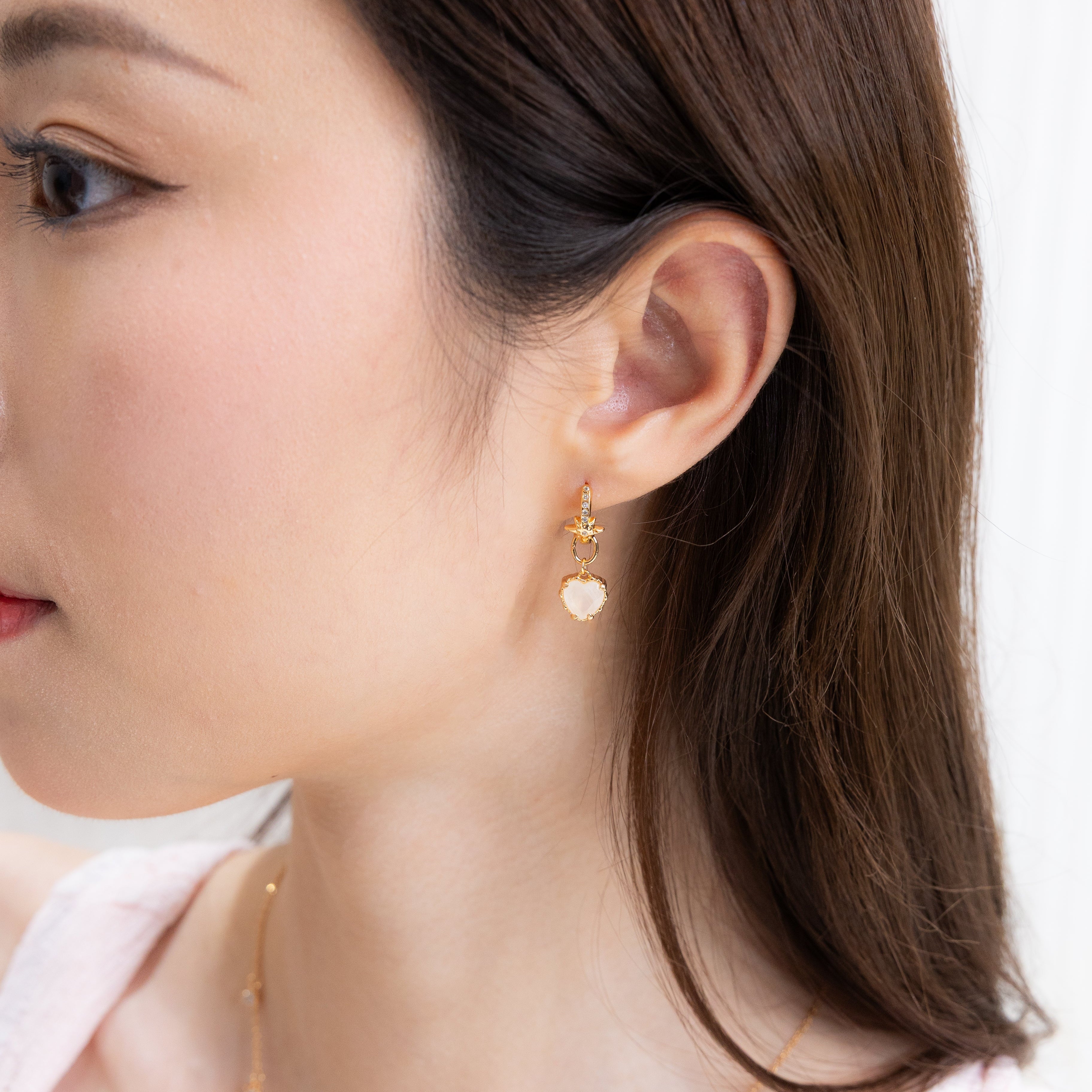 PINKY TWINKLE EARRINGS - MOONSTONE