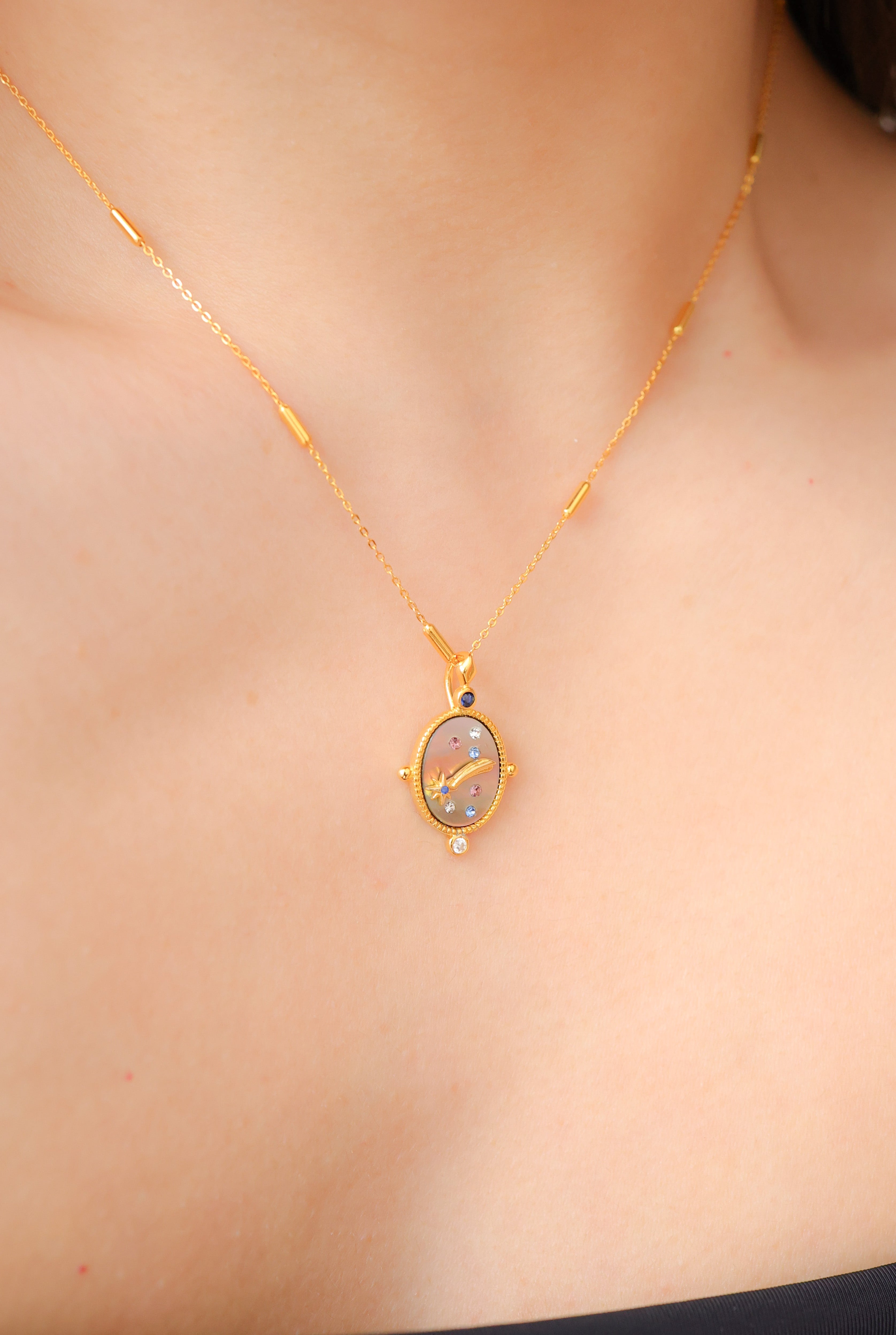 STARRY NIGHTFALL NECKLACE - NACRE