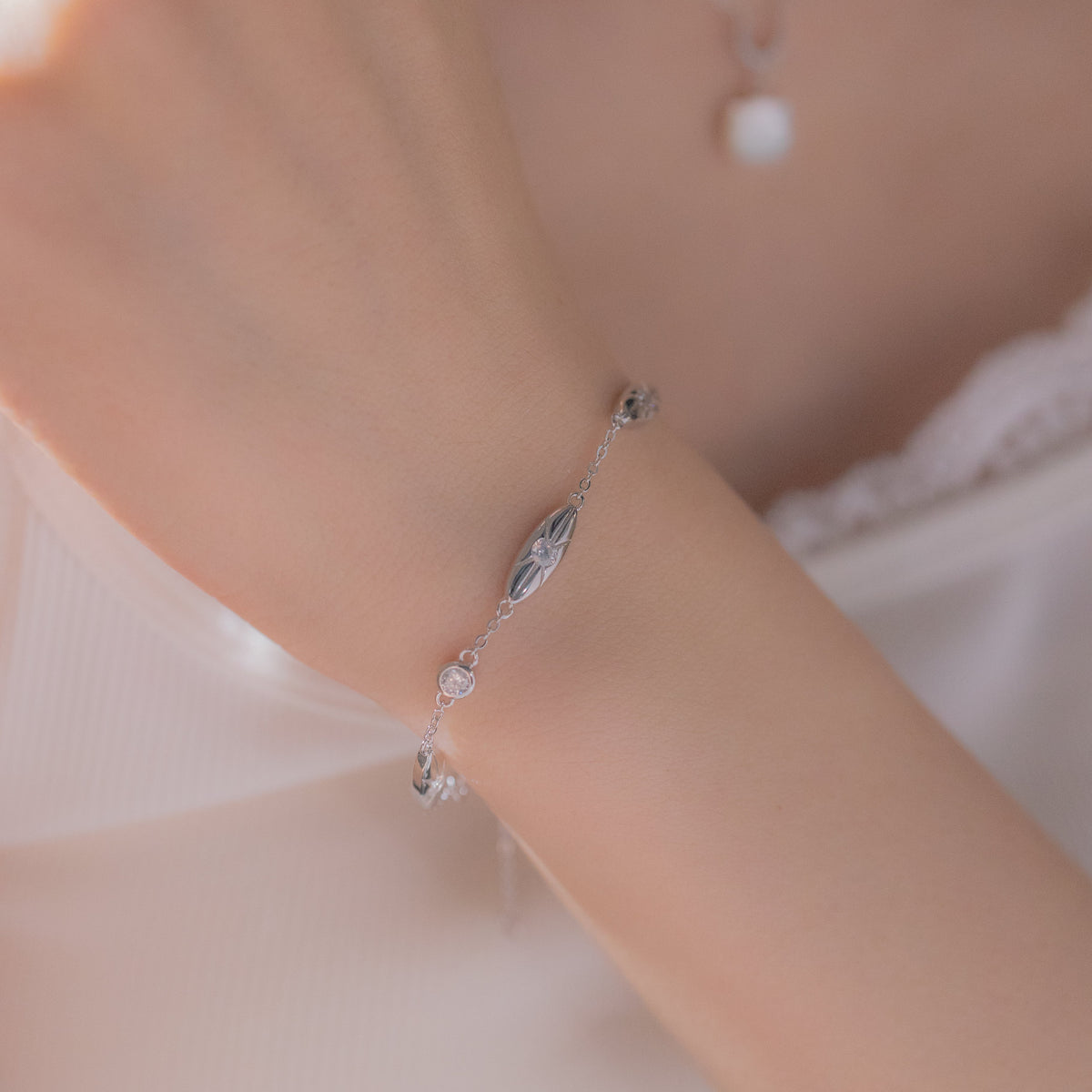 STARRY EYE CHAIN SILVER BRACELET