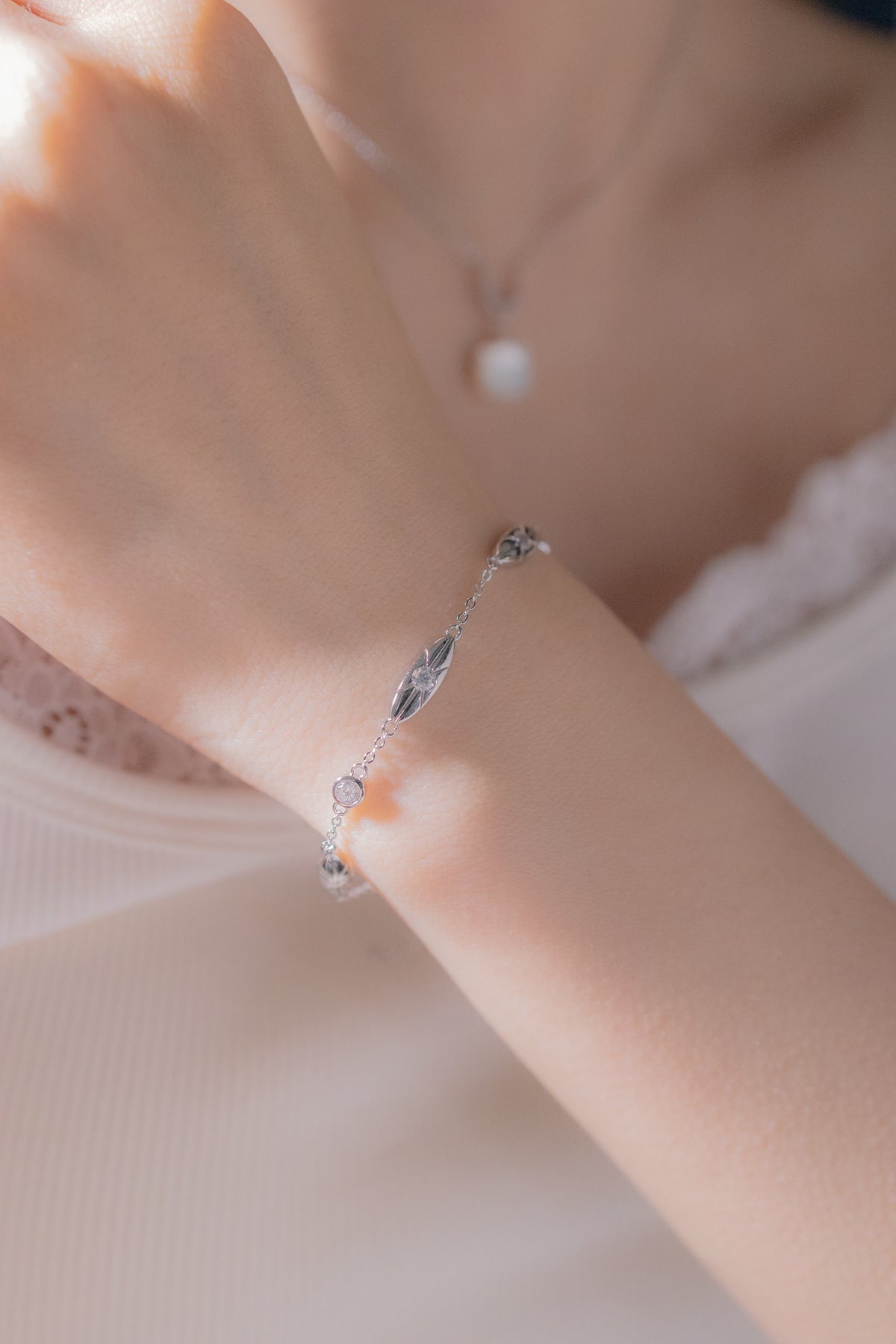 STARRY EYE CHAIN SILVER BRACELET