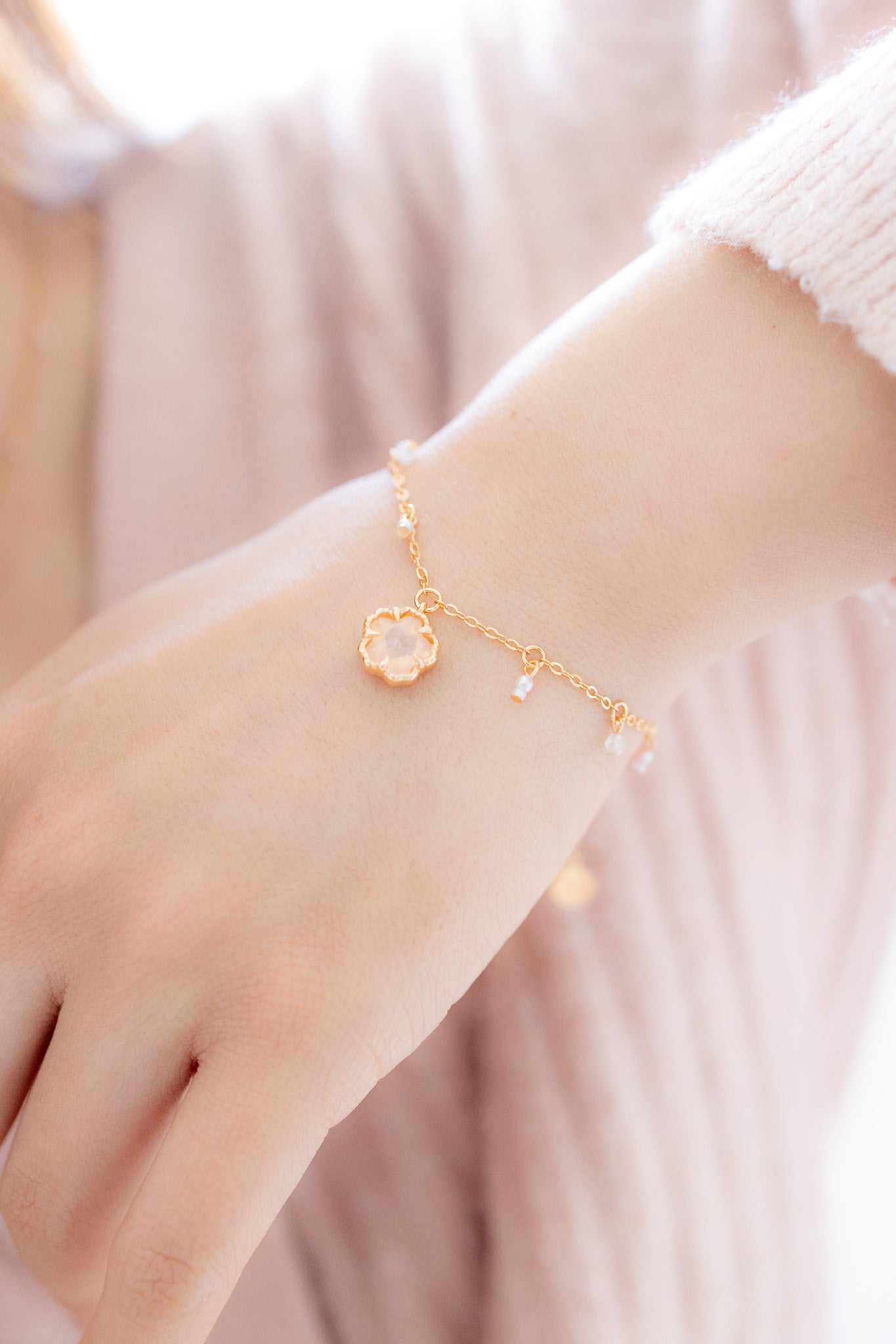 SAKURA BLOSSOM BRACELET - ROSE QAURTZ