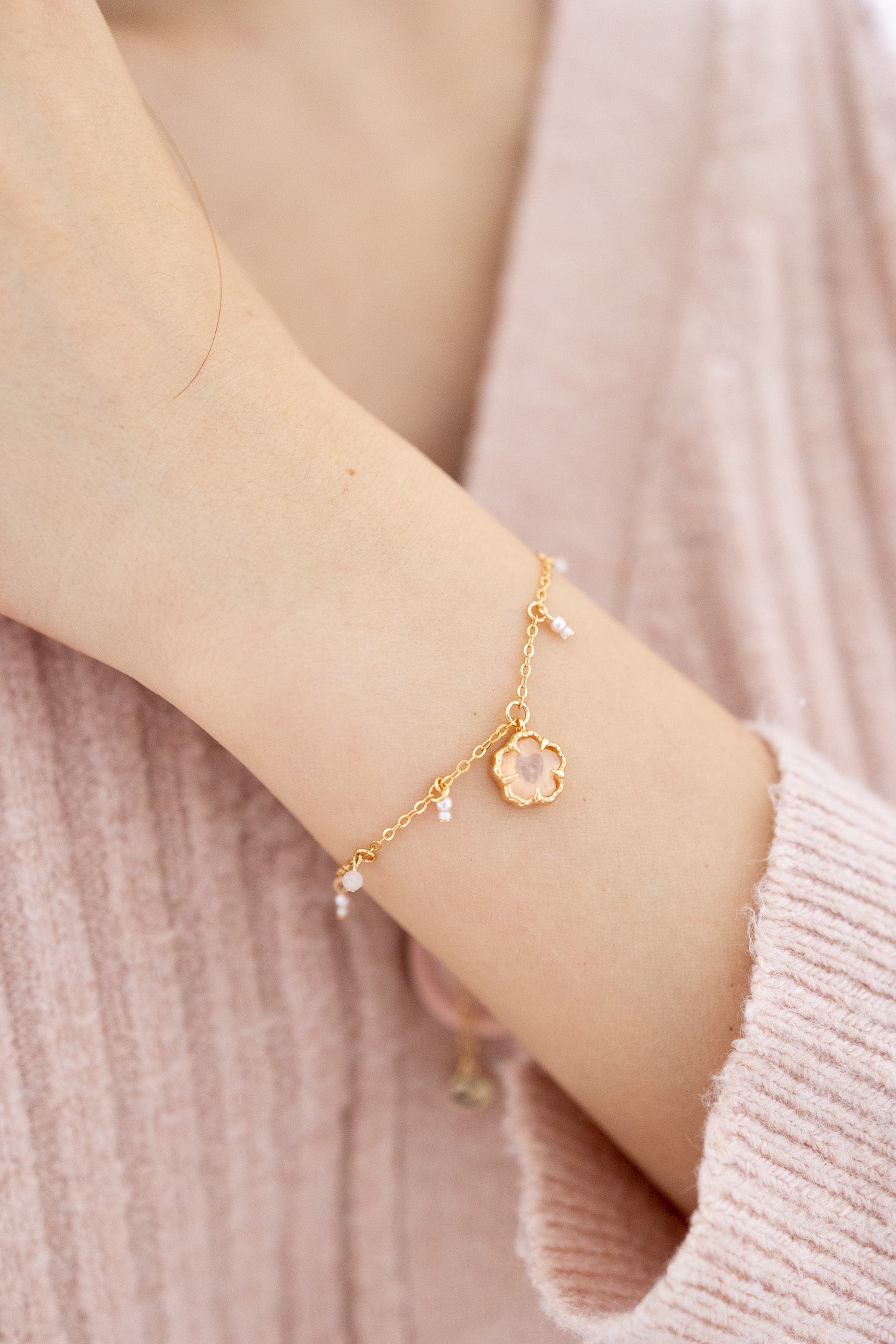 SAKURA BLOSSOM BRACELET - ROSE QAURTZ