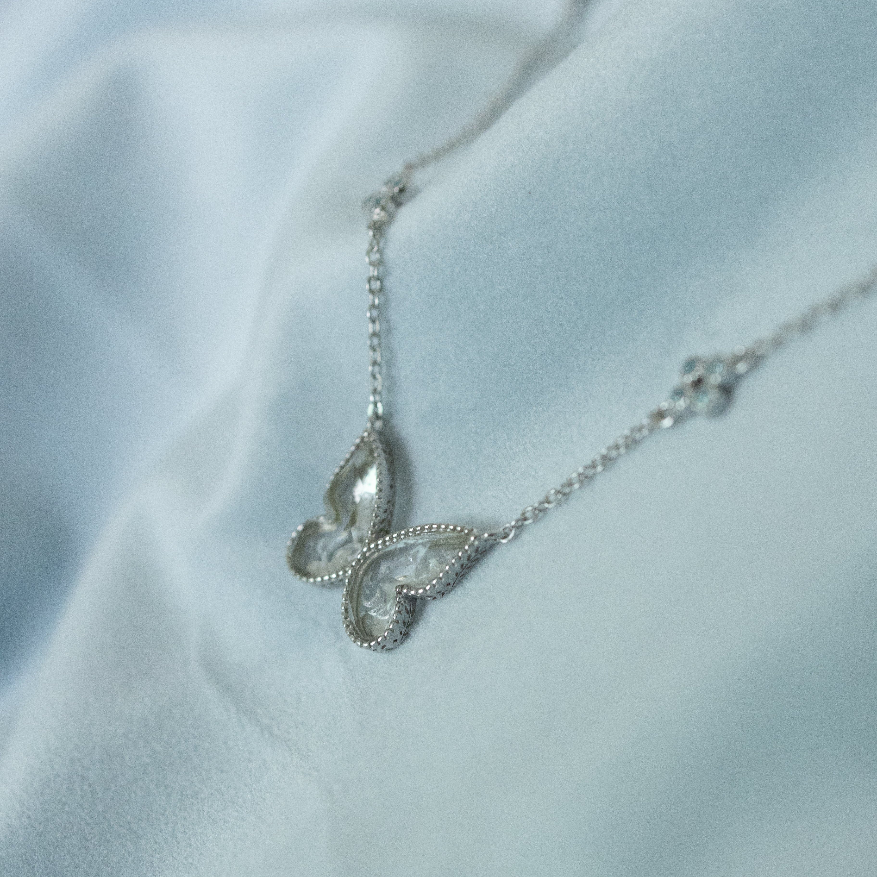 BUTTERFLY GARDEN SILVER NECKLACE