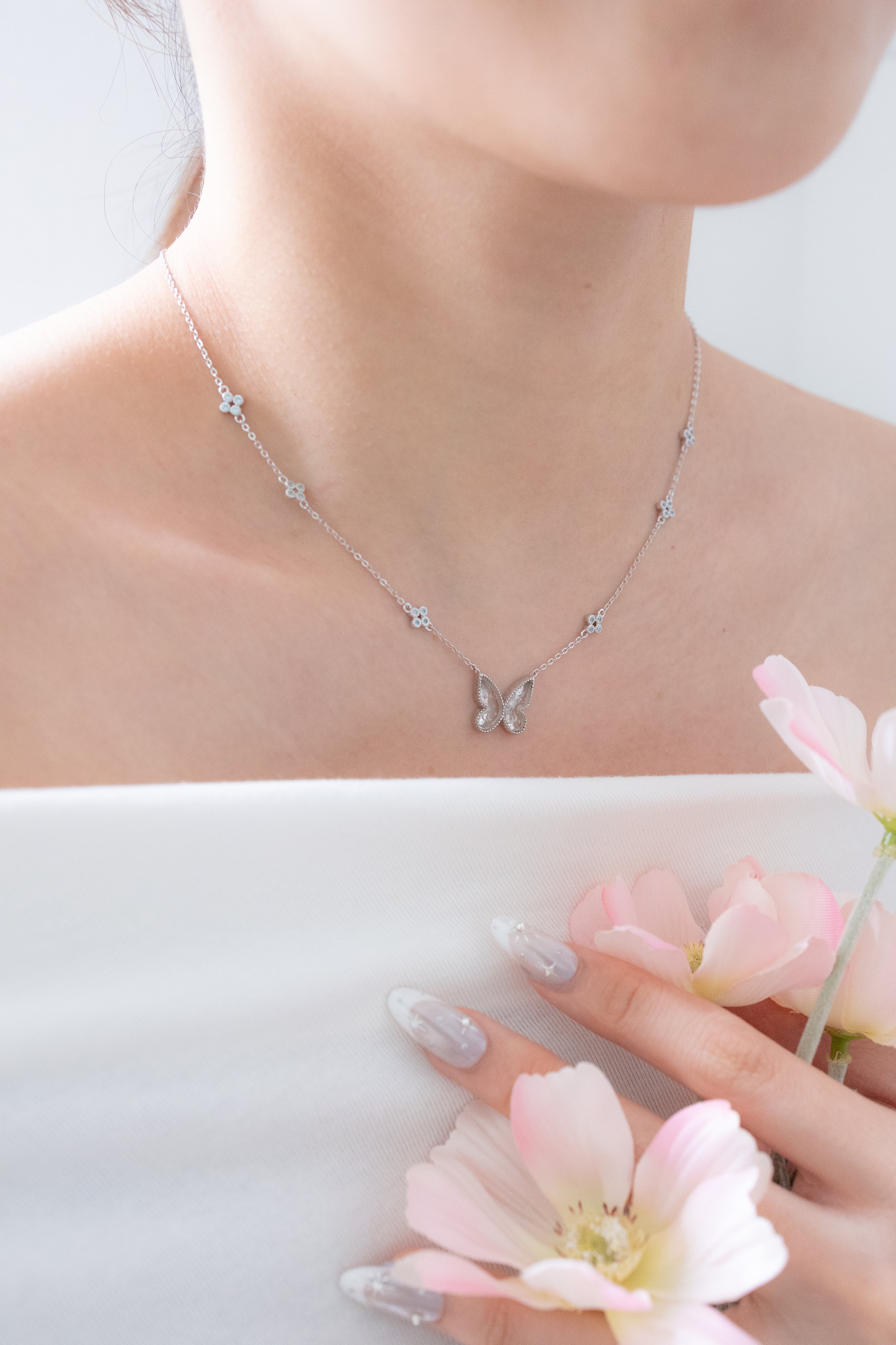 BUTTERFLY GARDEN SILVER NECKLACE