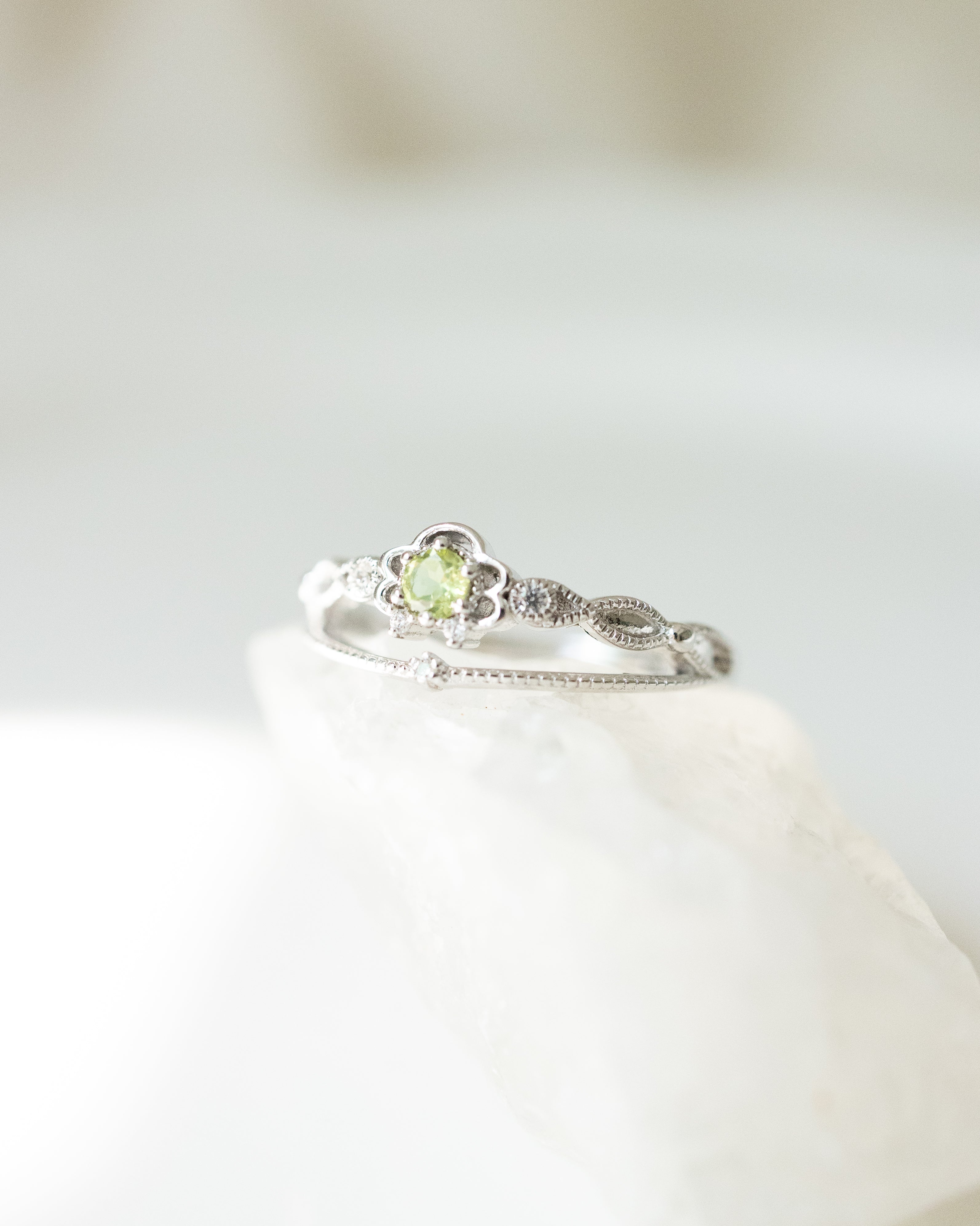 (PRE-ORDER Available on 31th July) JULIET ADJUSTABLE SILVER RING - OLIVINE