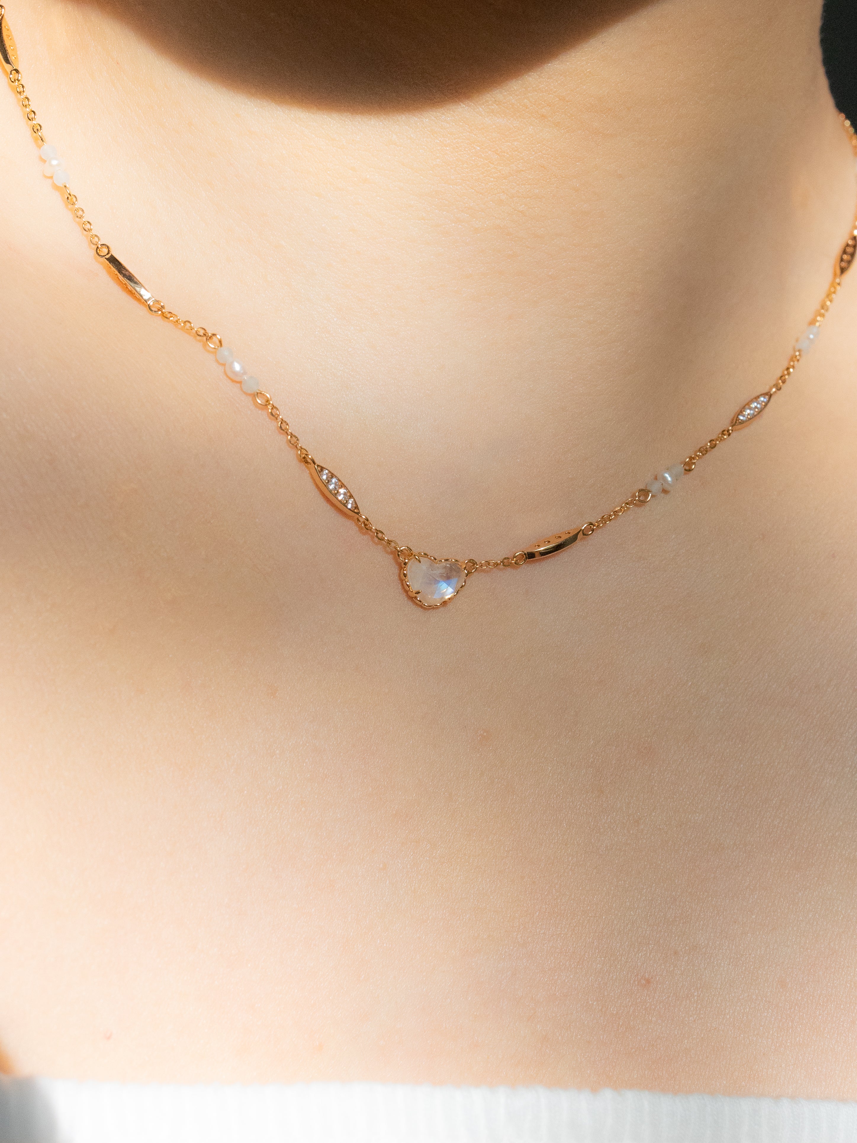 VACANZA MOONSTONE NECKLACE