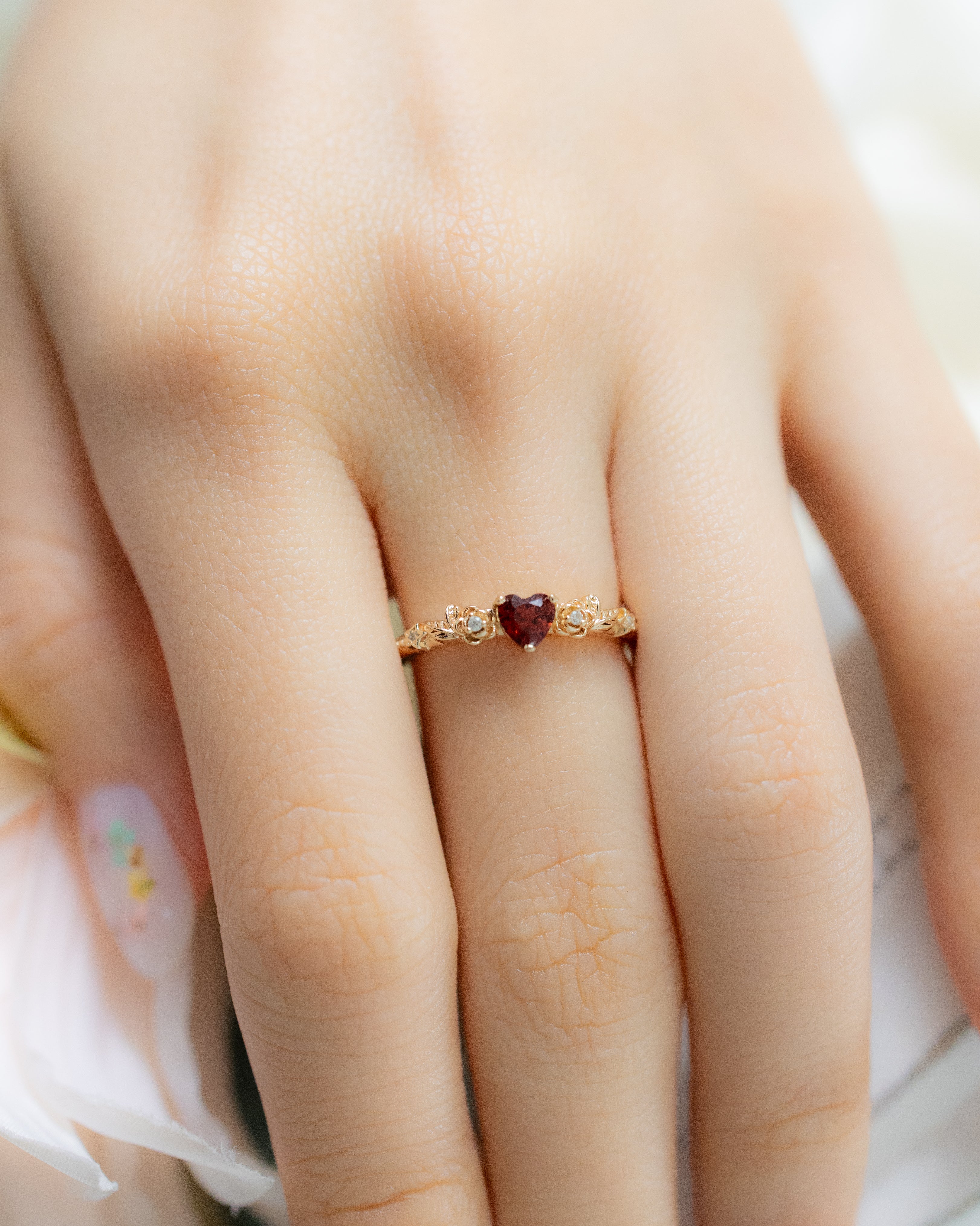 ROSE GARDEN ADJUSTABLE RING - GARNET