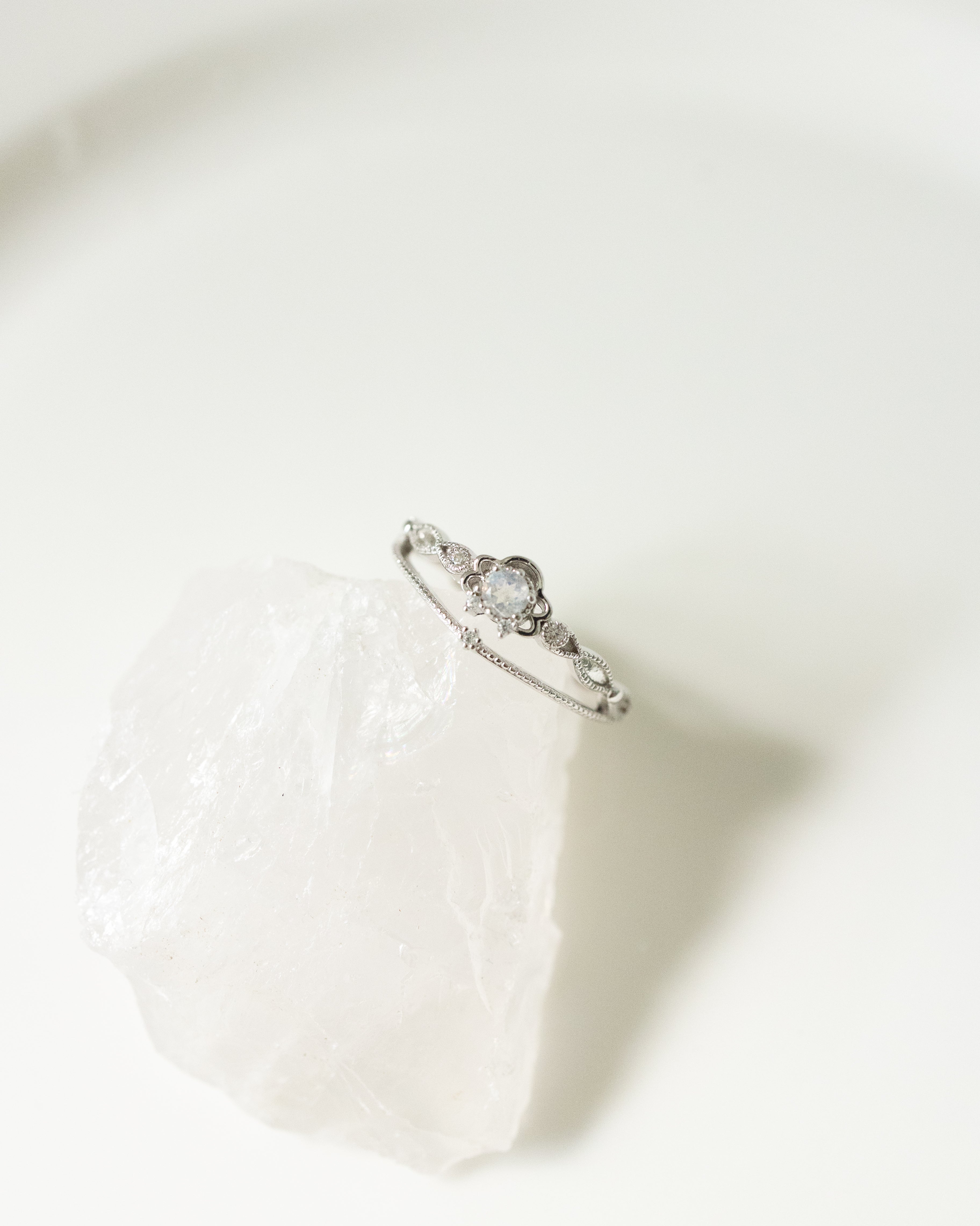 JULIET ADJUSTABLE SILVER RING - LABRADORITE