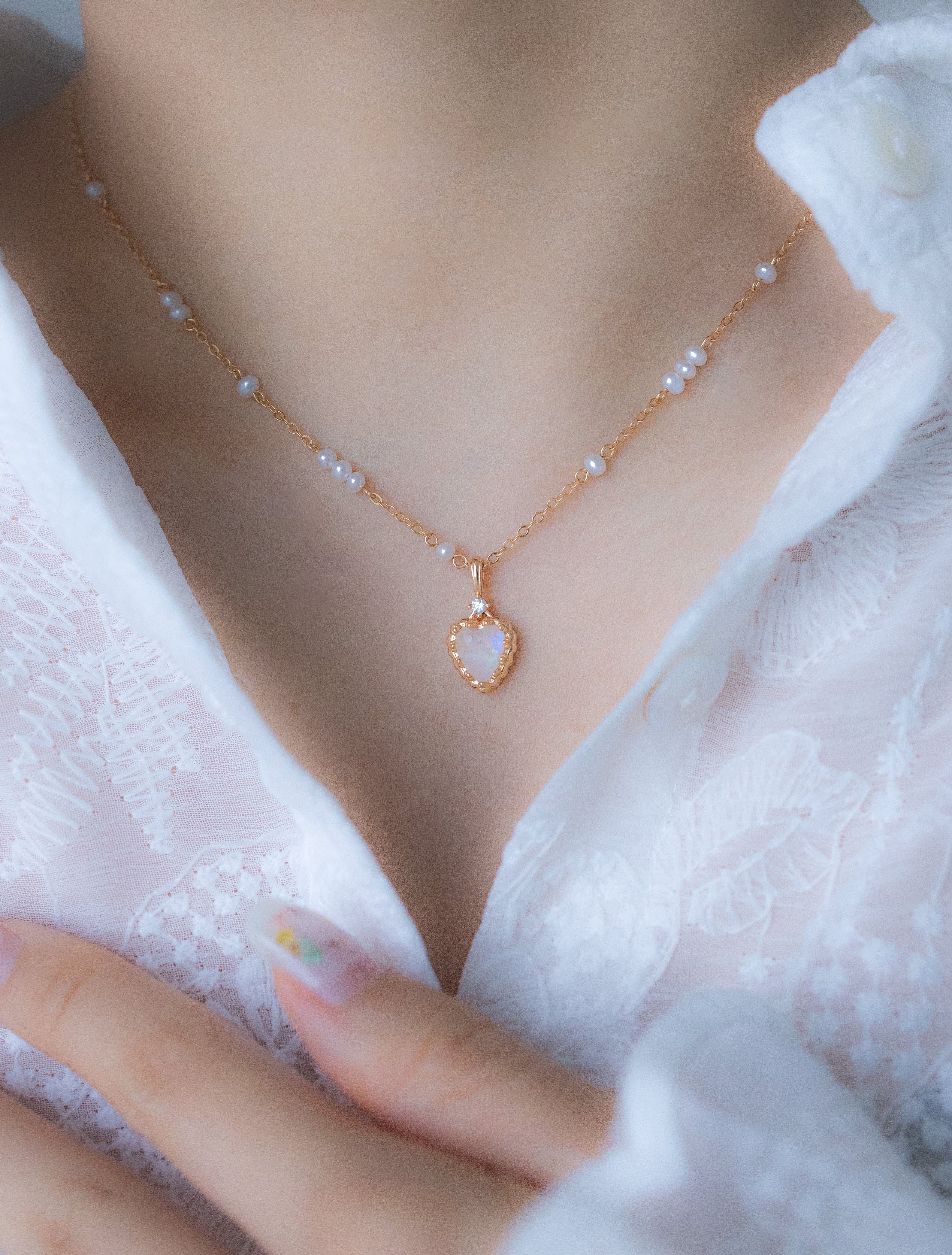 TWIN SOULS HEART NECKLACE - MOONSTONE