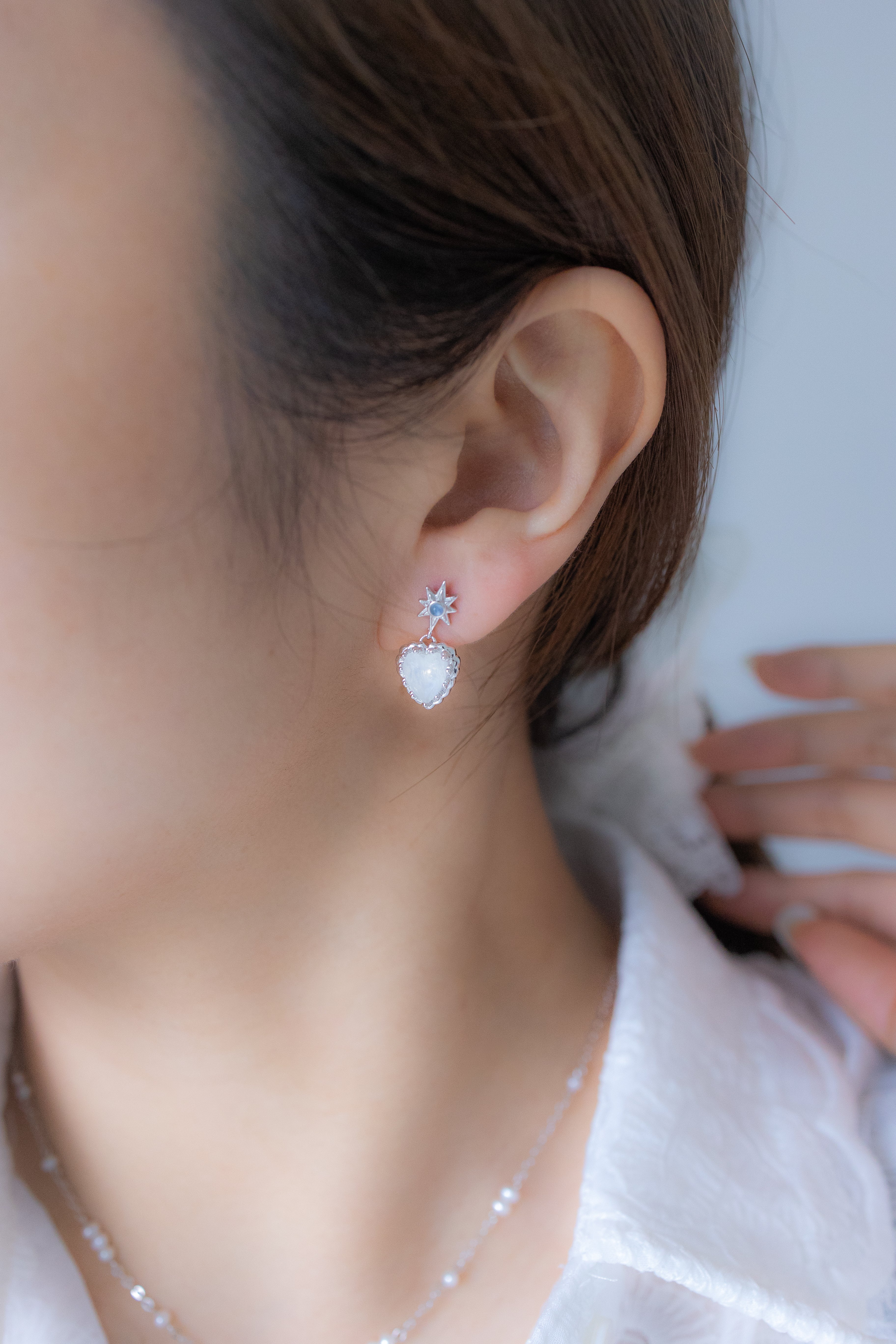 TWIN SOULS HEART SILVER EARRINGS - MOONSTONE