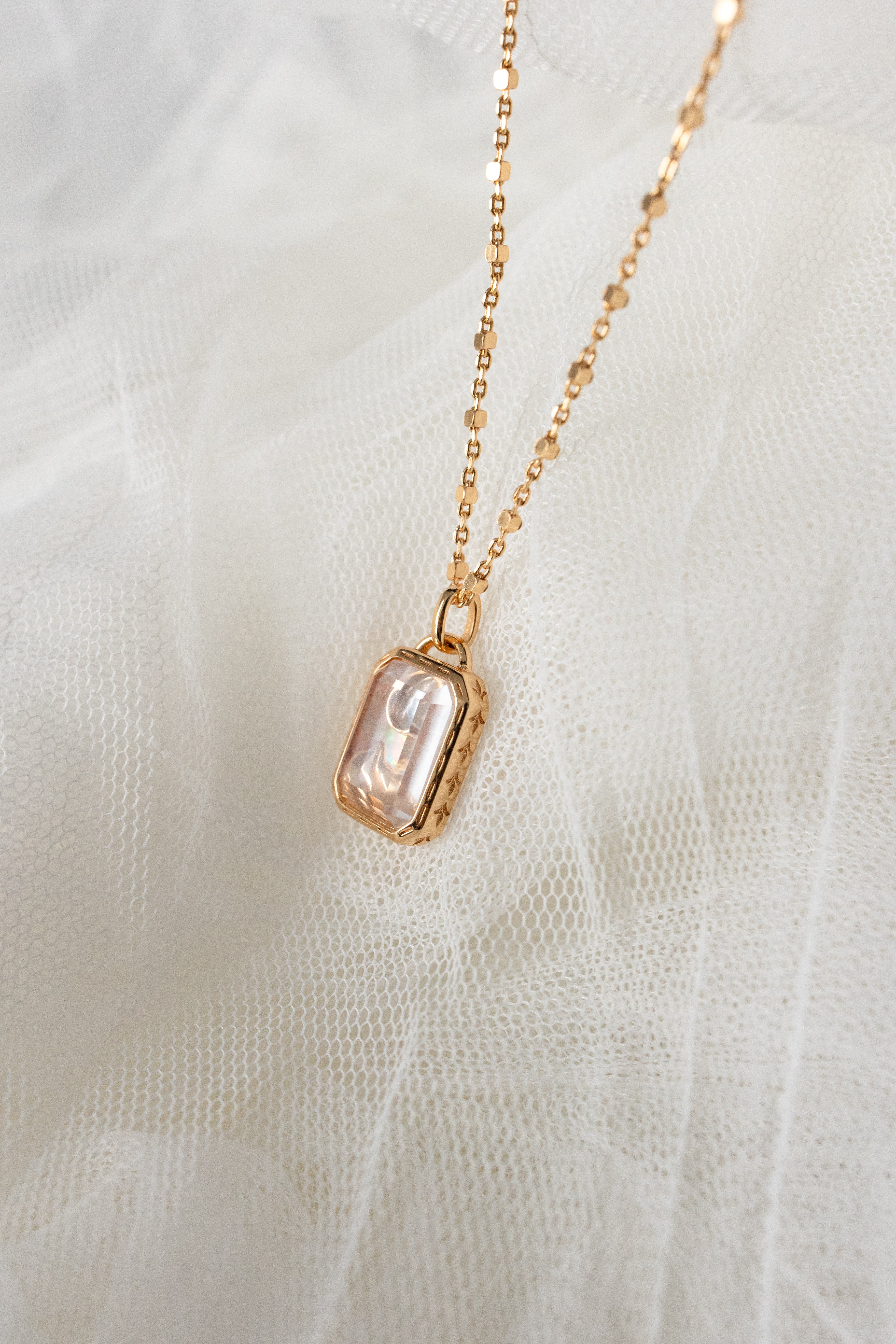 SKY FRAME NECKLACE