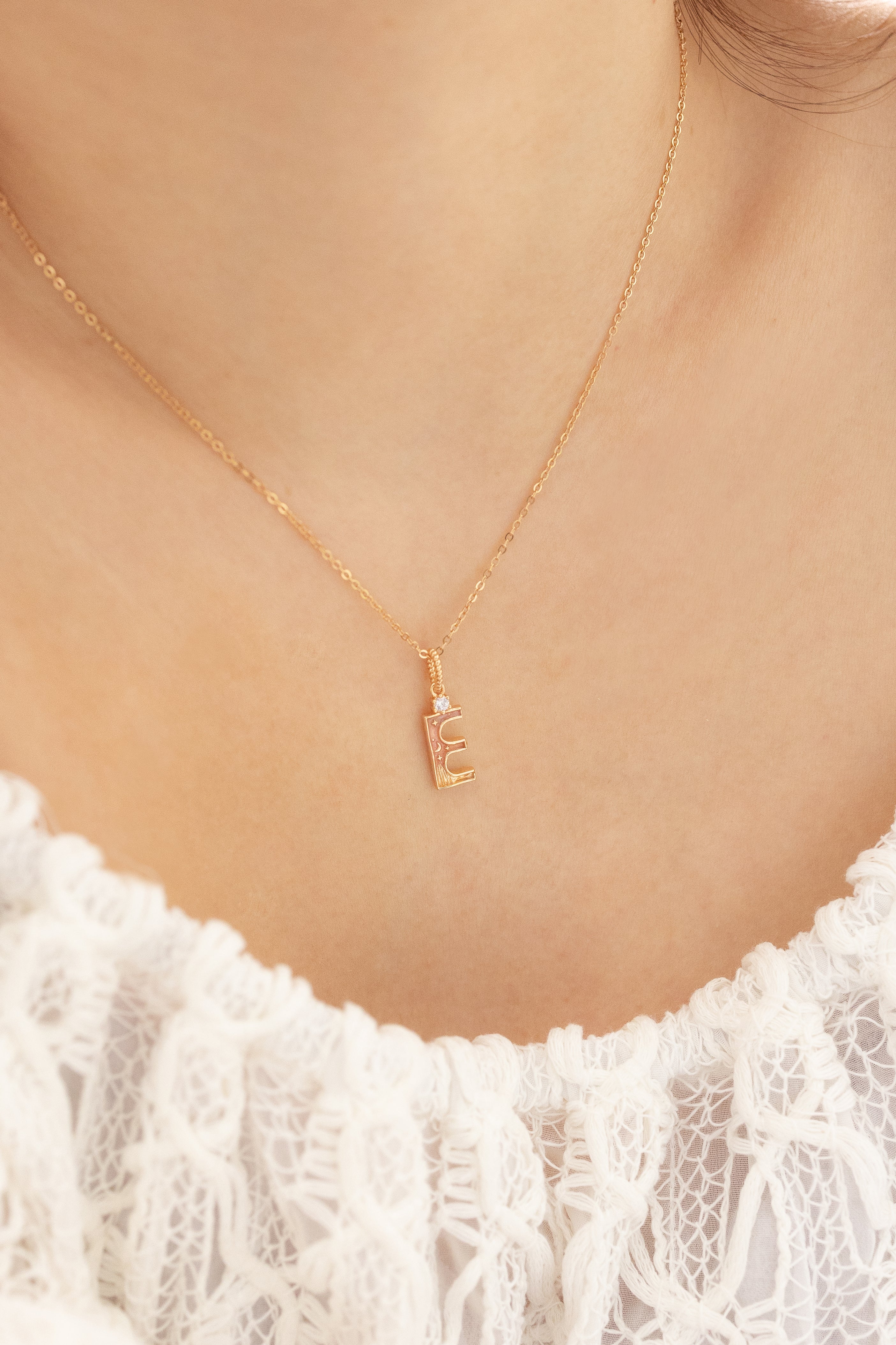 LETTER E NECKLACE - SUNSET - ALPHABET COLLECTION
