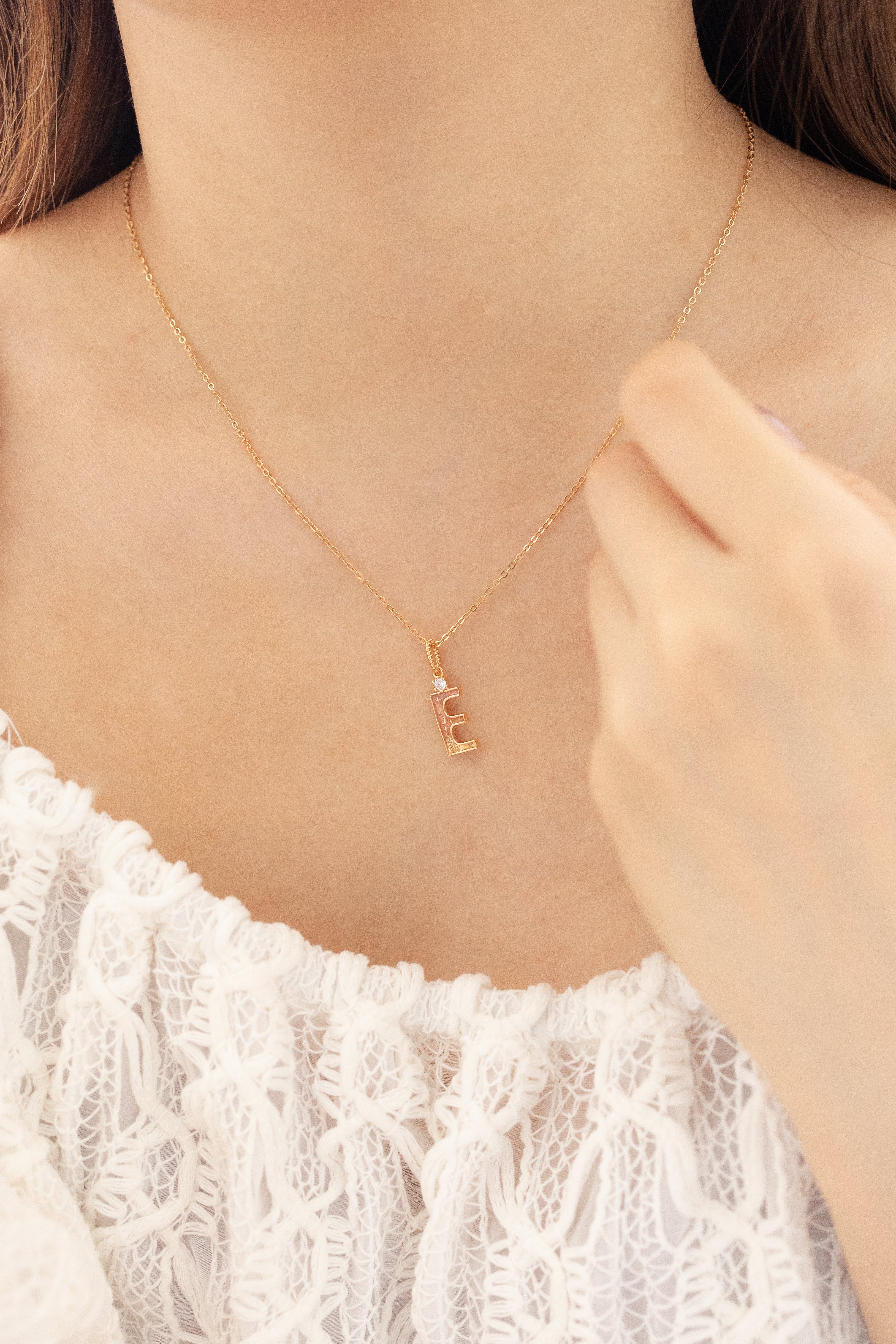 LETTER E NECKLACE - SUNSET - ALPHABET COLLECTION