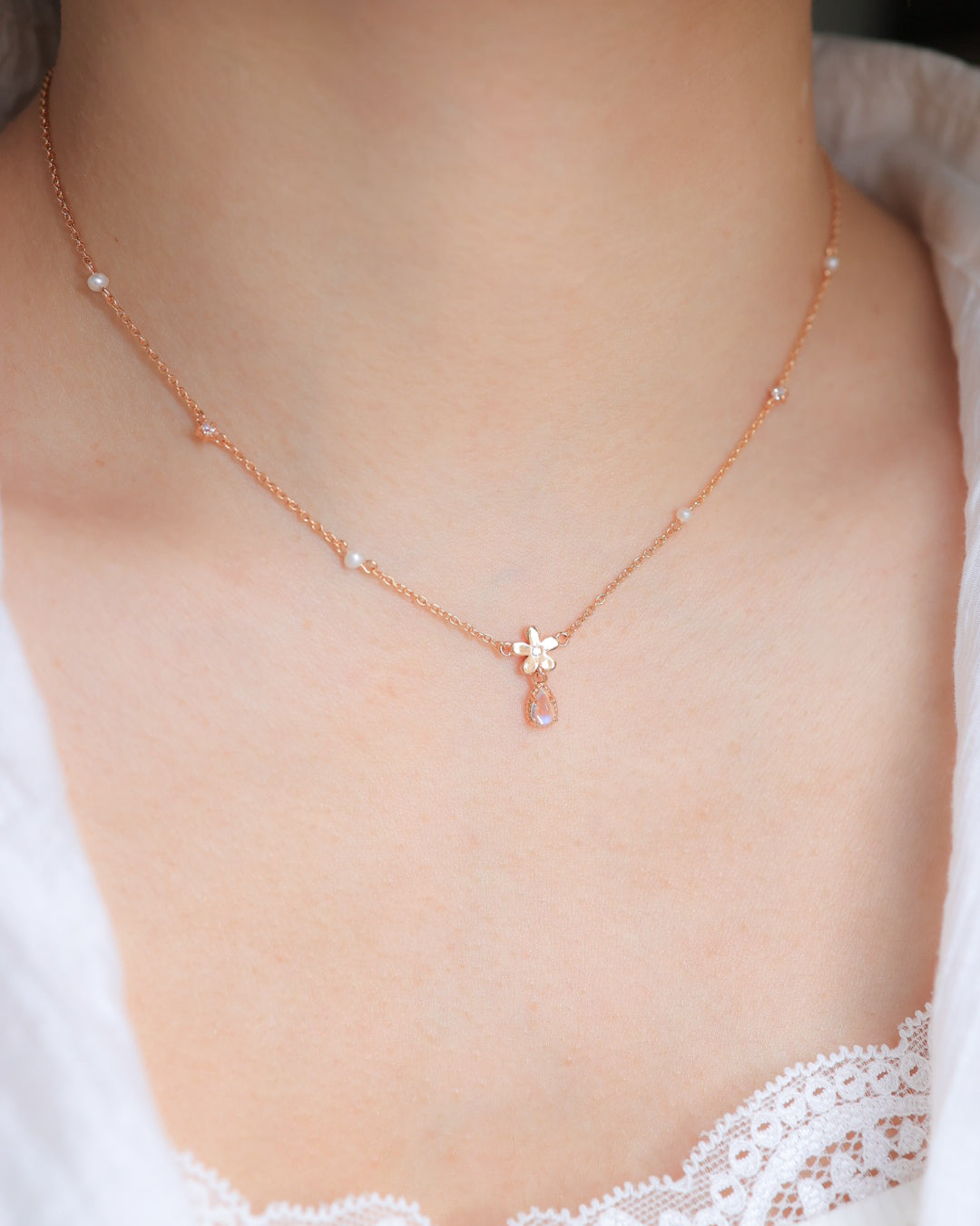 DAISY MOONSTONE ADJUSTABLE NECKLACE