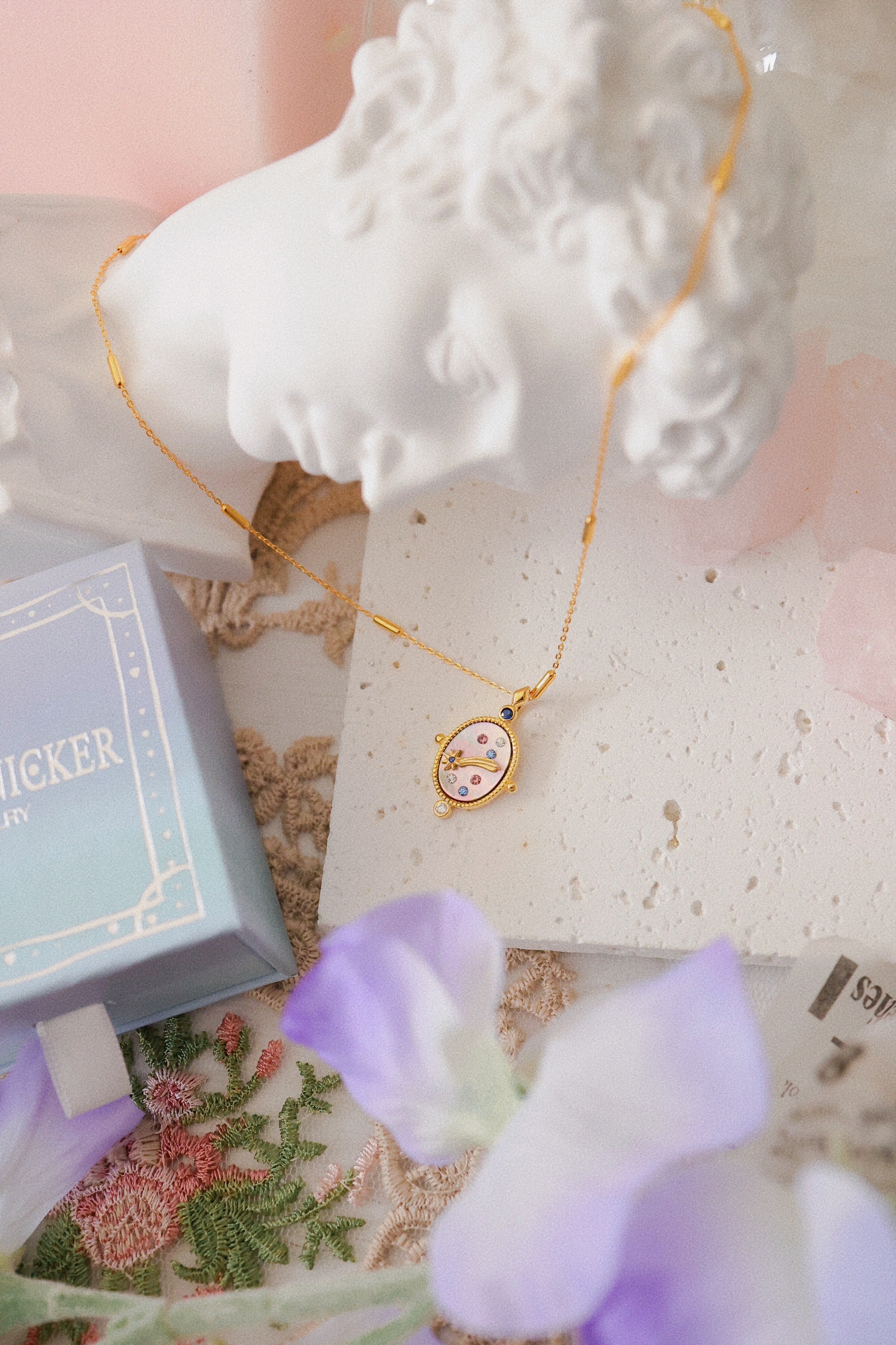 STARRY NIGHTFALL NECKLACE - NACRE