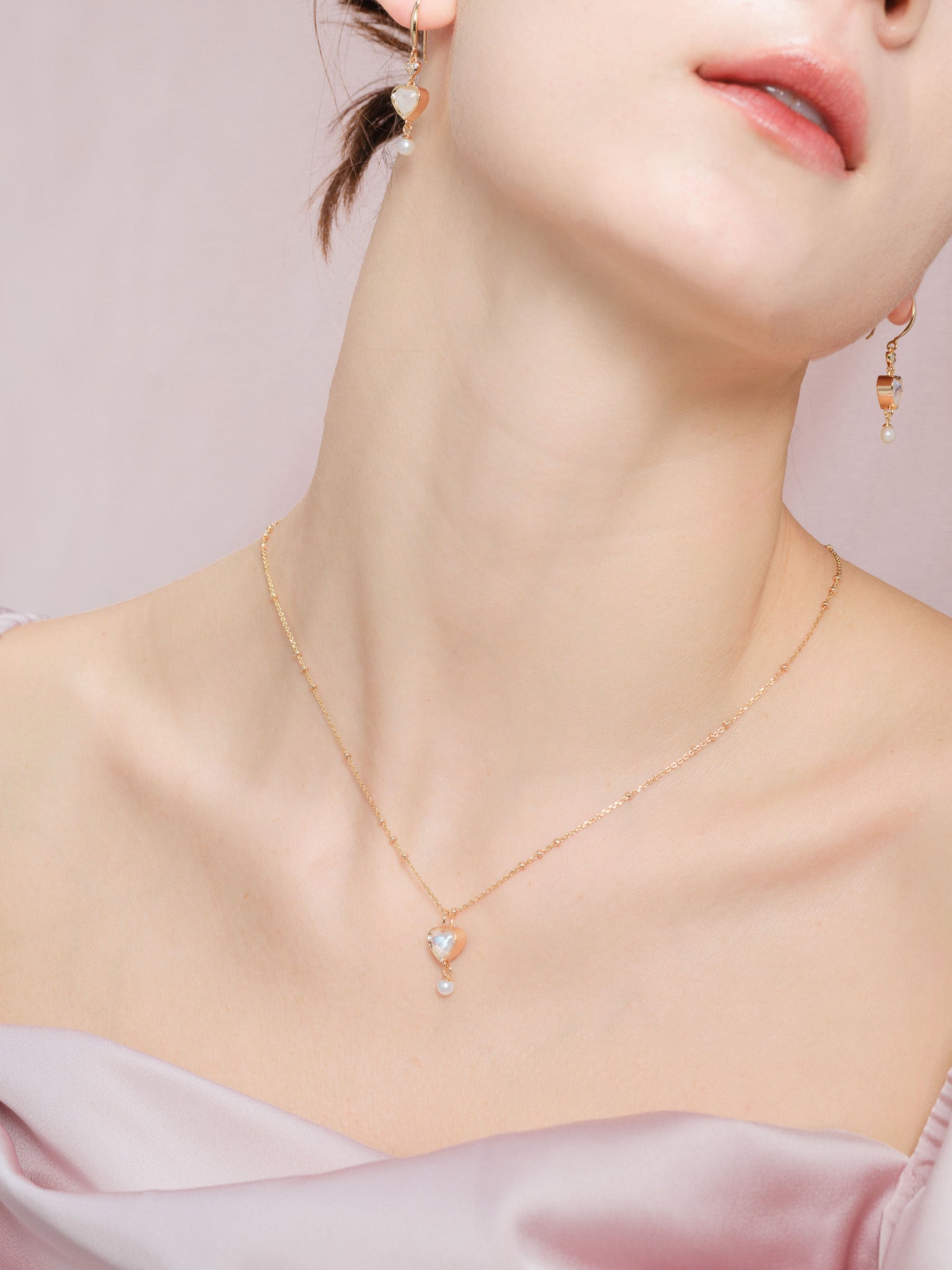 LOVER'S SNOWFALL NECKLACE - MOONSTONE