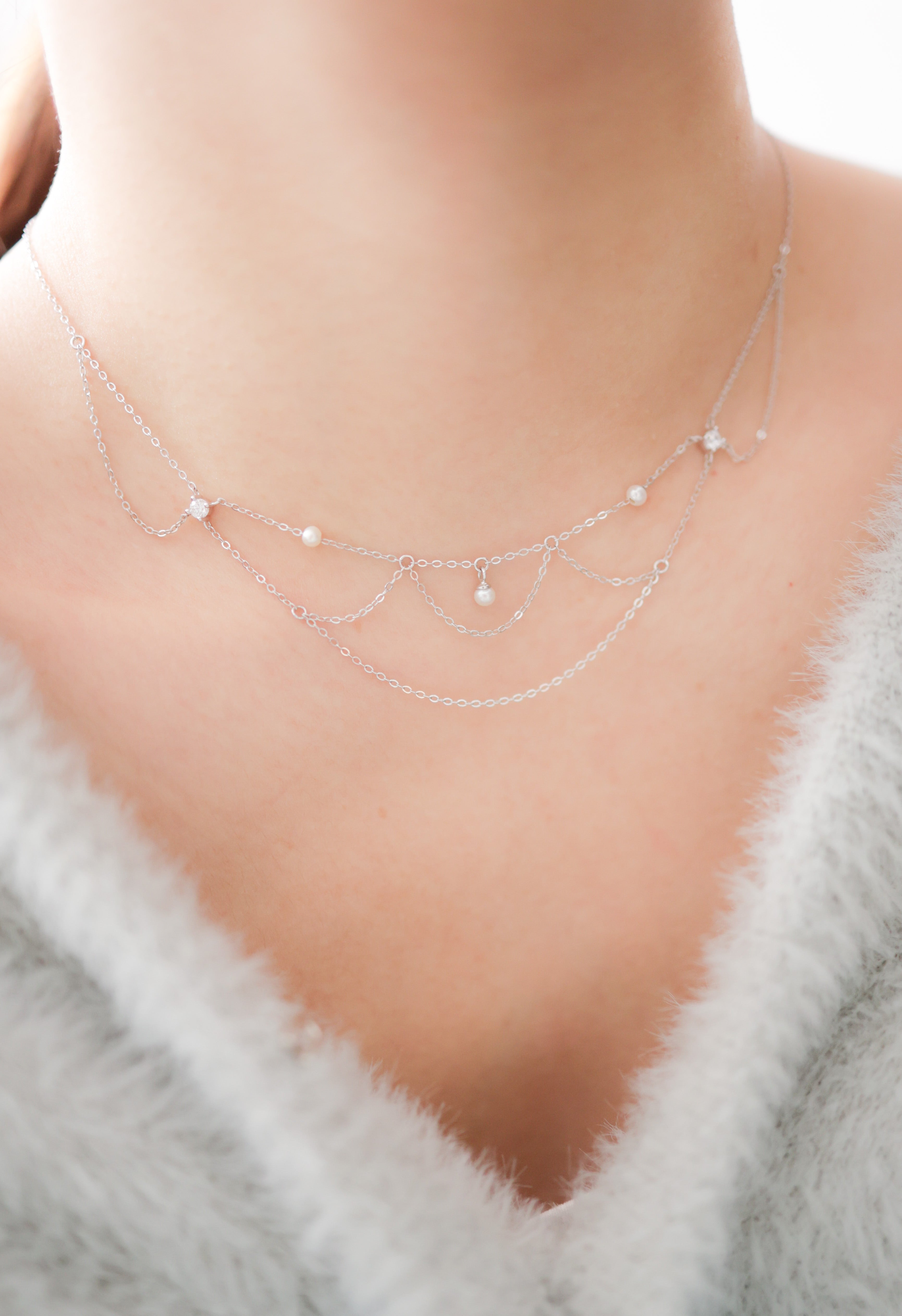 CHANDELIER LACE SILVER NECKLACE