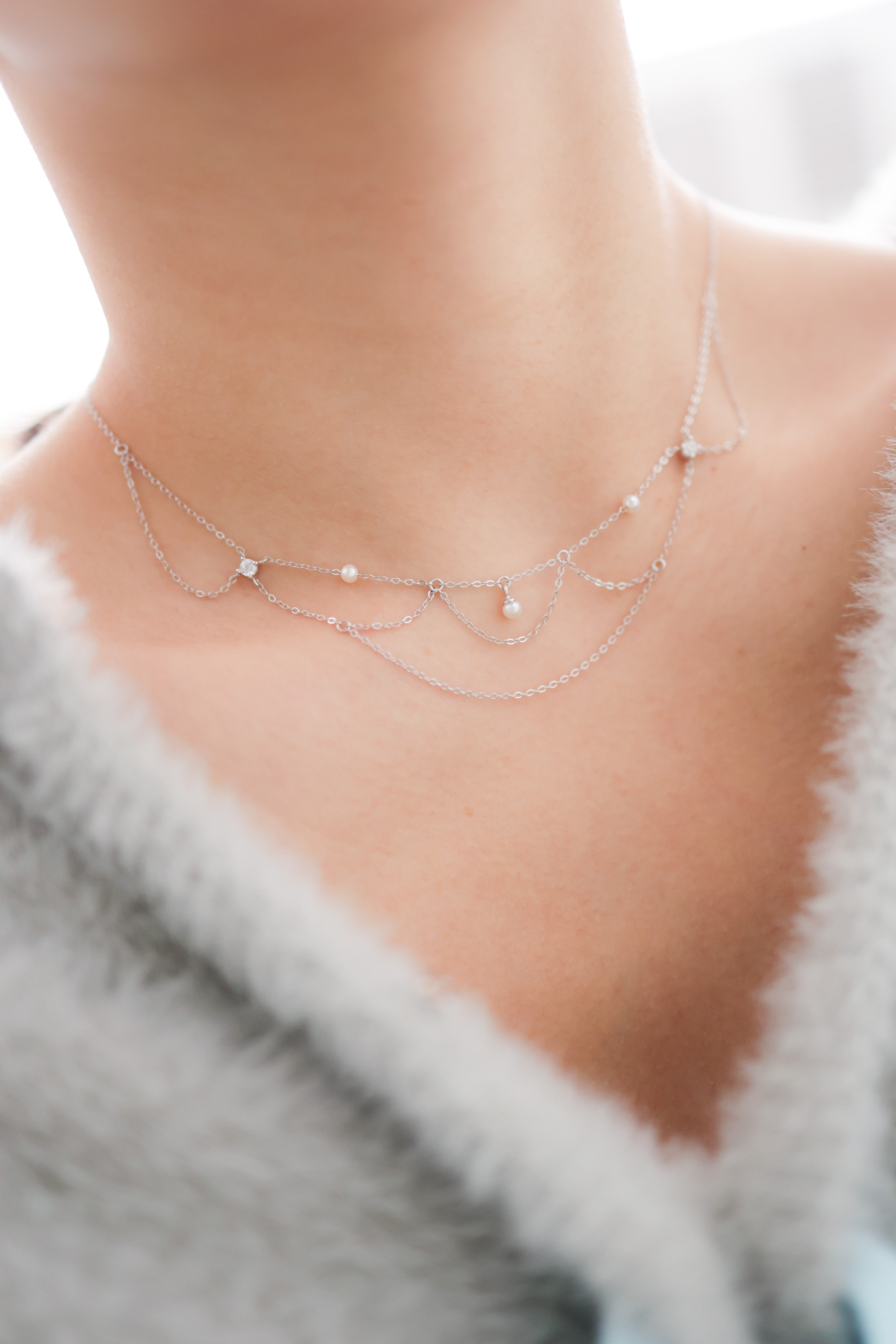 CHANDELIER LACE SILVER NECKLACE