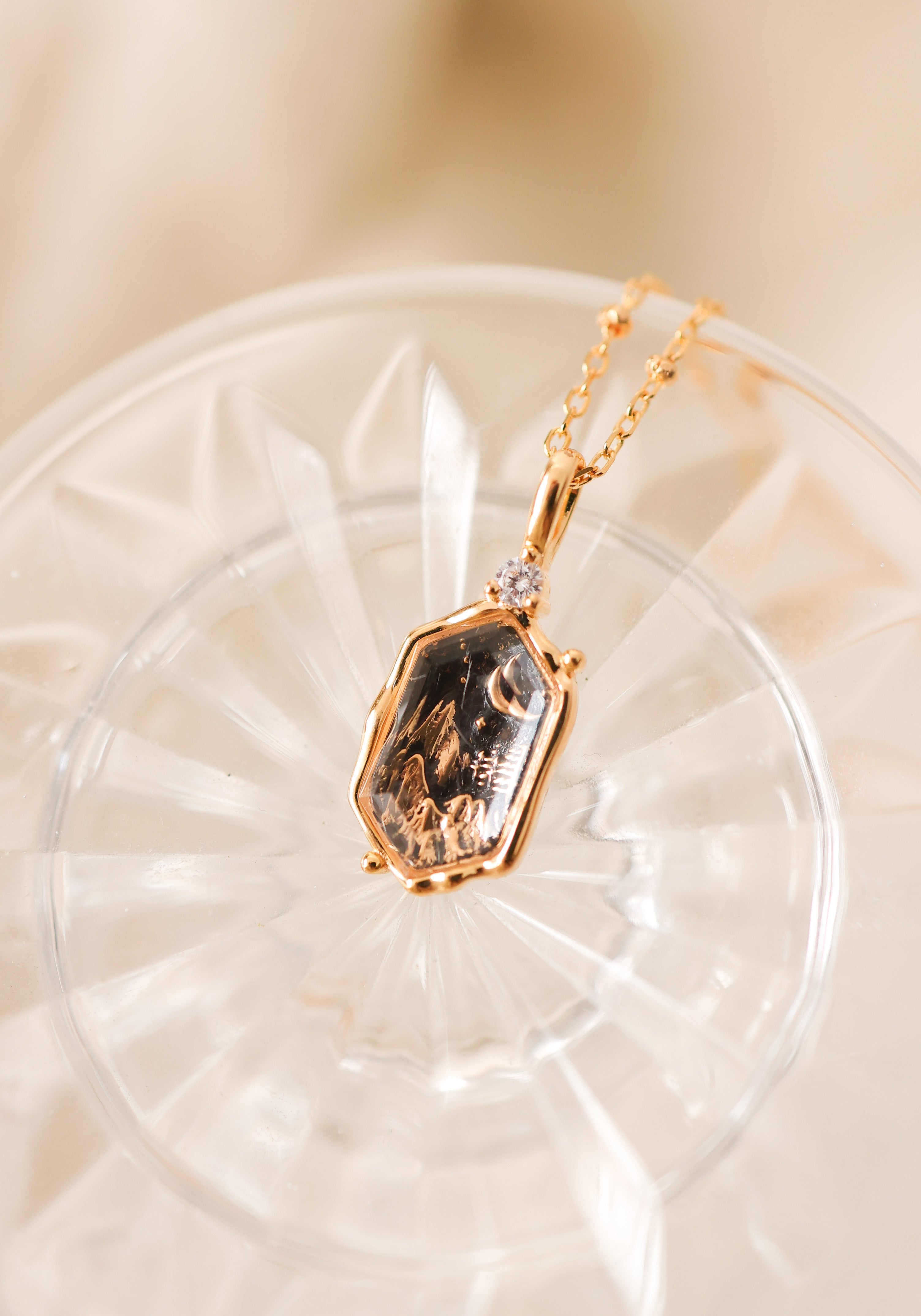 THE MID NIGHT STORY TELLER NECKLACE