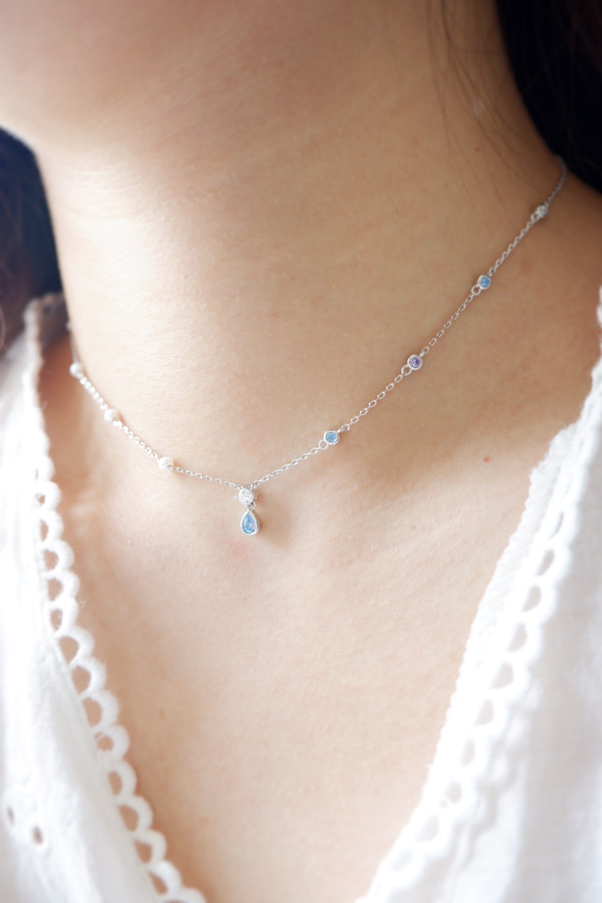 LILY GEMSTONE ADJUSTABLE SILVER NECKLACE