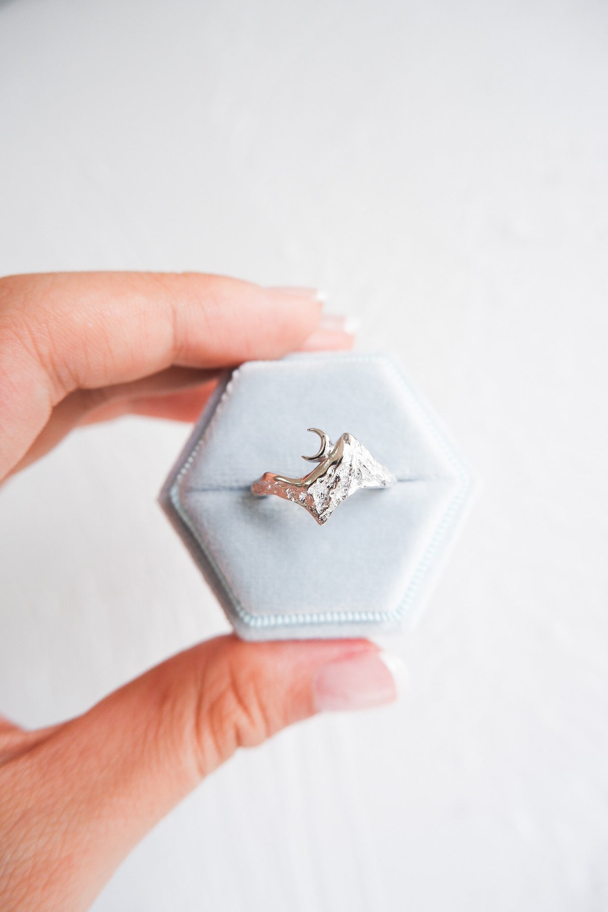 NIGHT MOUNTAIN SILVER RING
