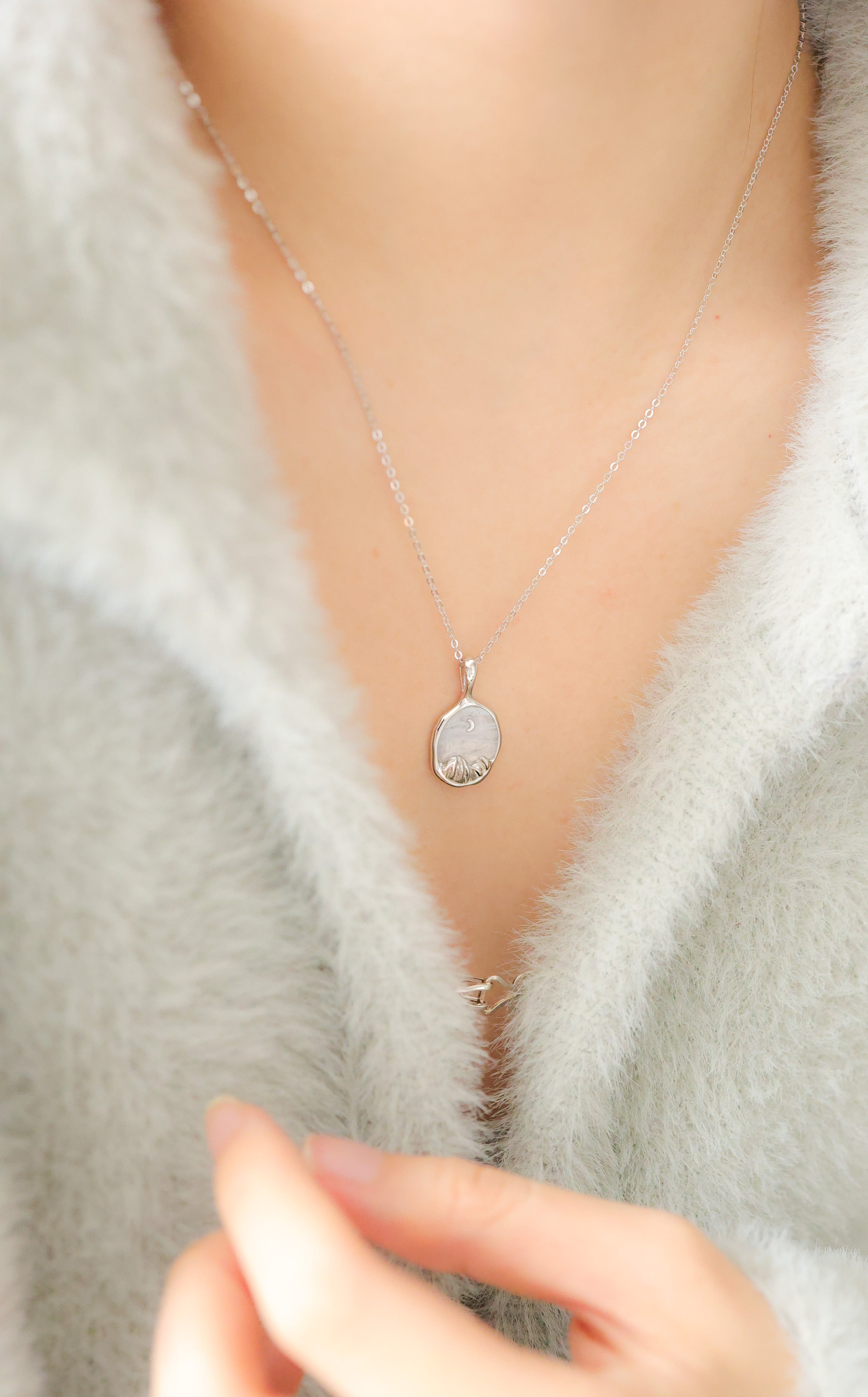 ALPINE DREAMS SILVER NECKLACES - BLUE LACE AGATE