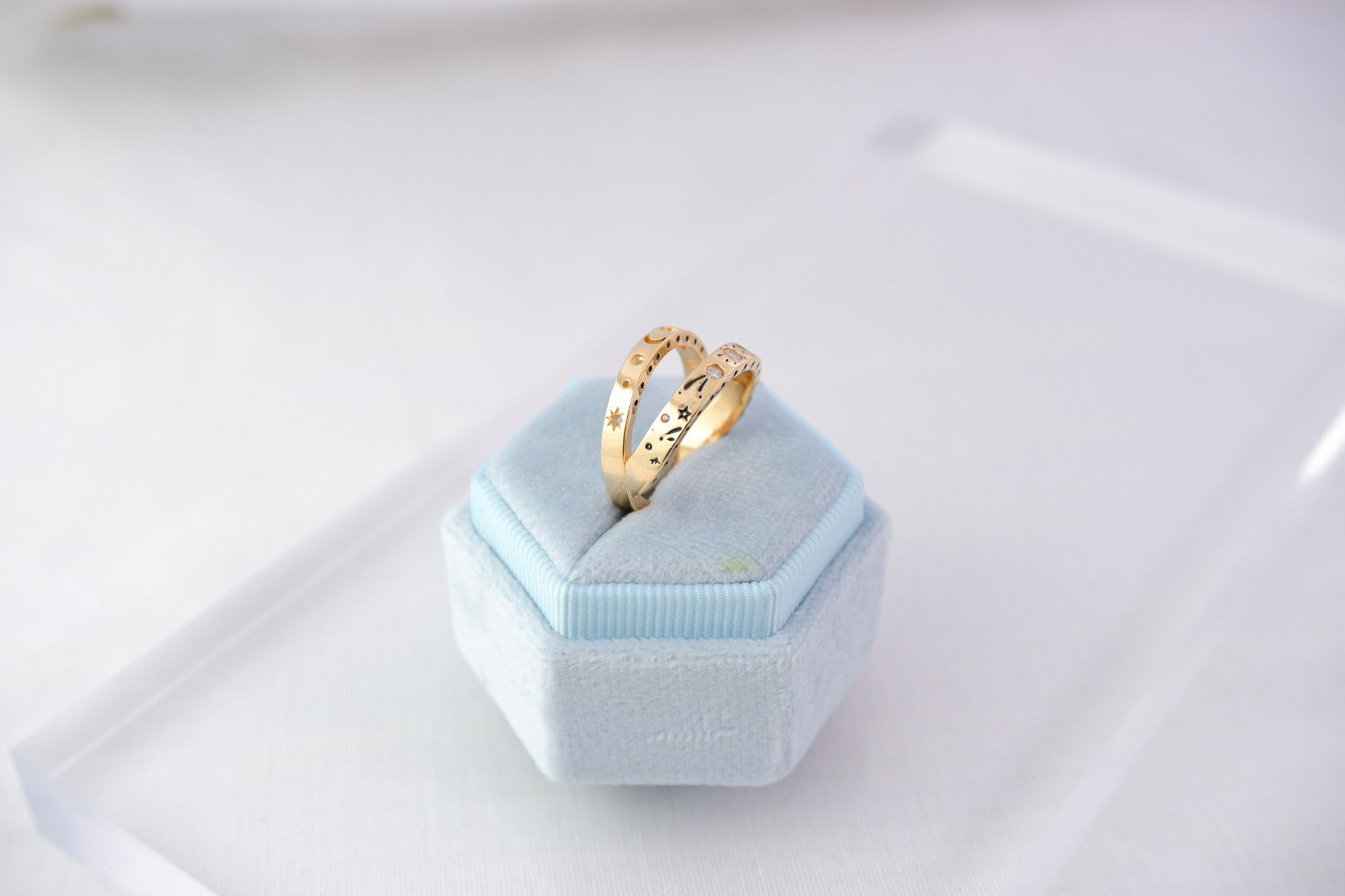 TRAVEL THE UNIVERSE RING