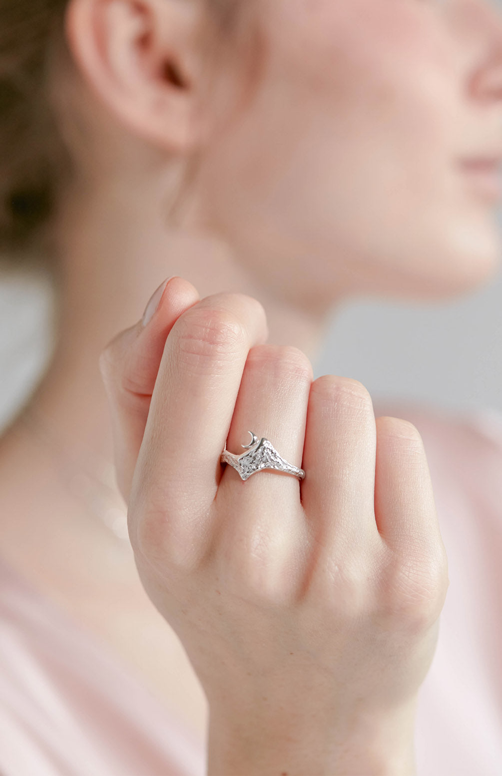 NIGHT MOUNTAIN SILVER RING