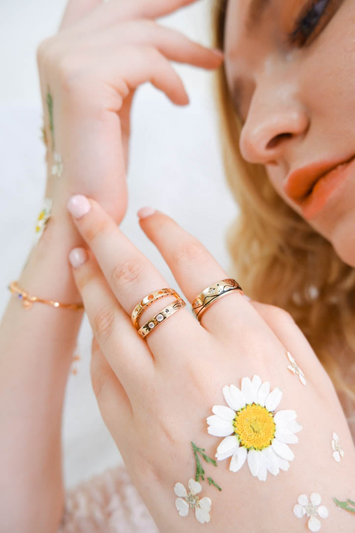 TRAVEL THE UNIVERSE RING