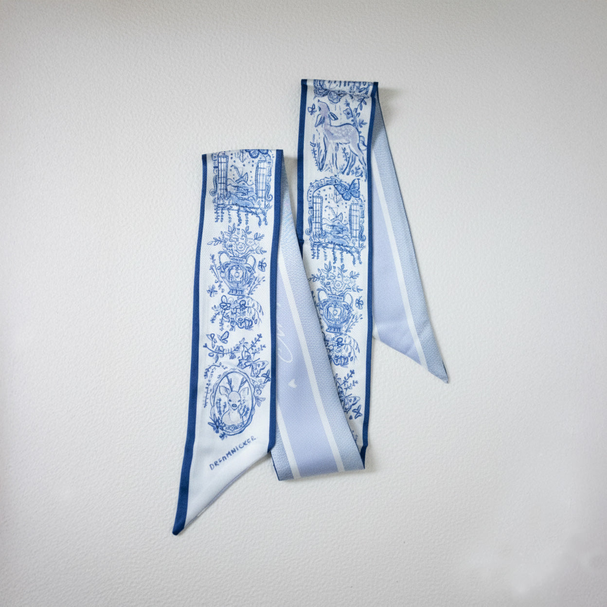 JANUARY GIFT ❤️ DEER OF THE AZURE WILDS SCARF