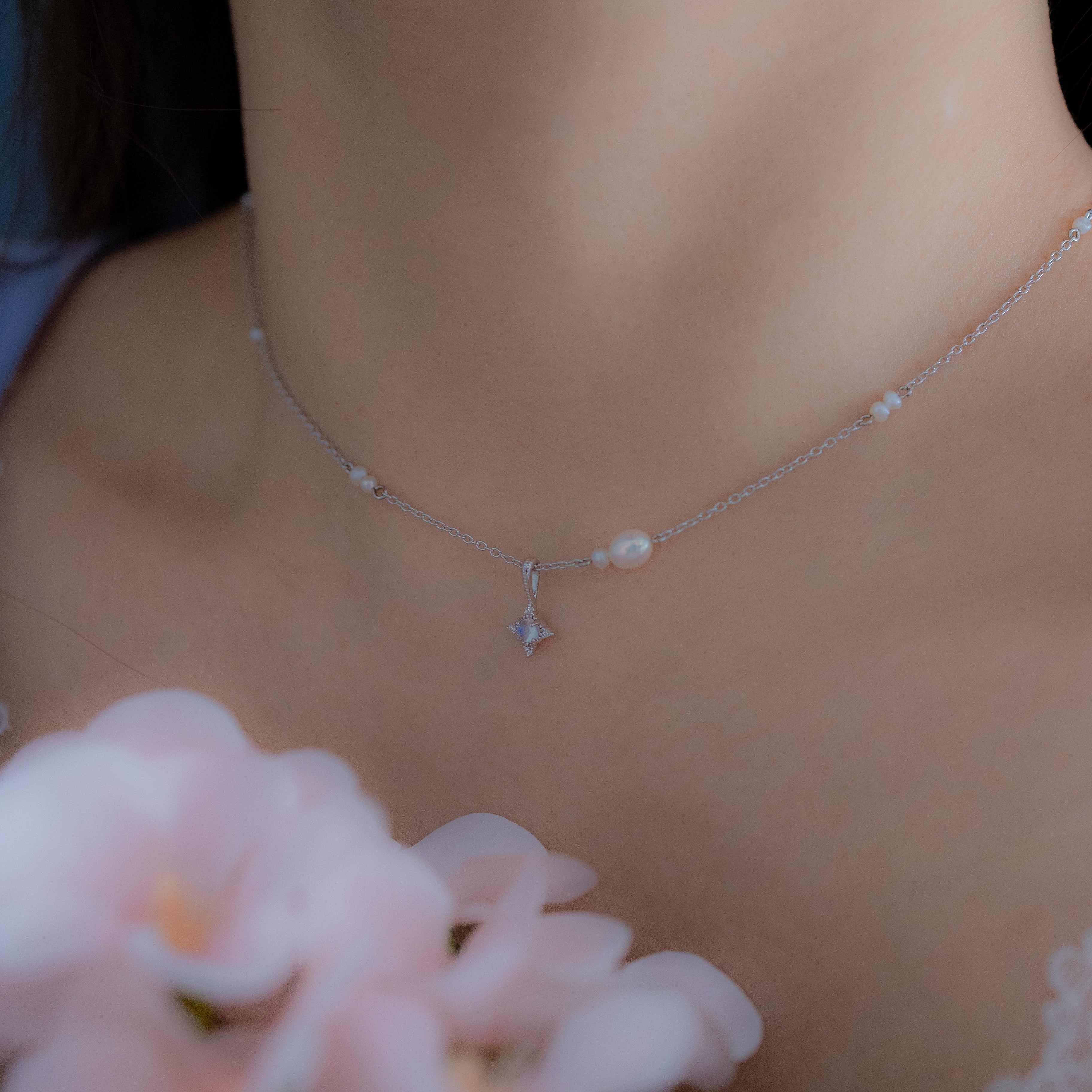 LITTLE STAR WITH PEARLS SILVER NECKLACE (MOONSTONE)