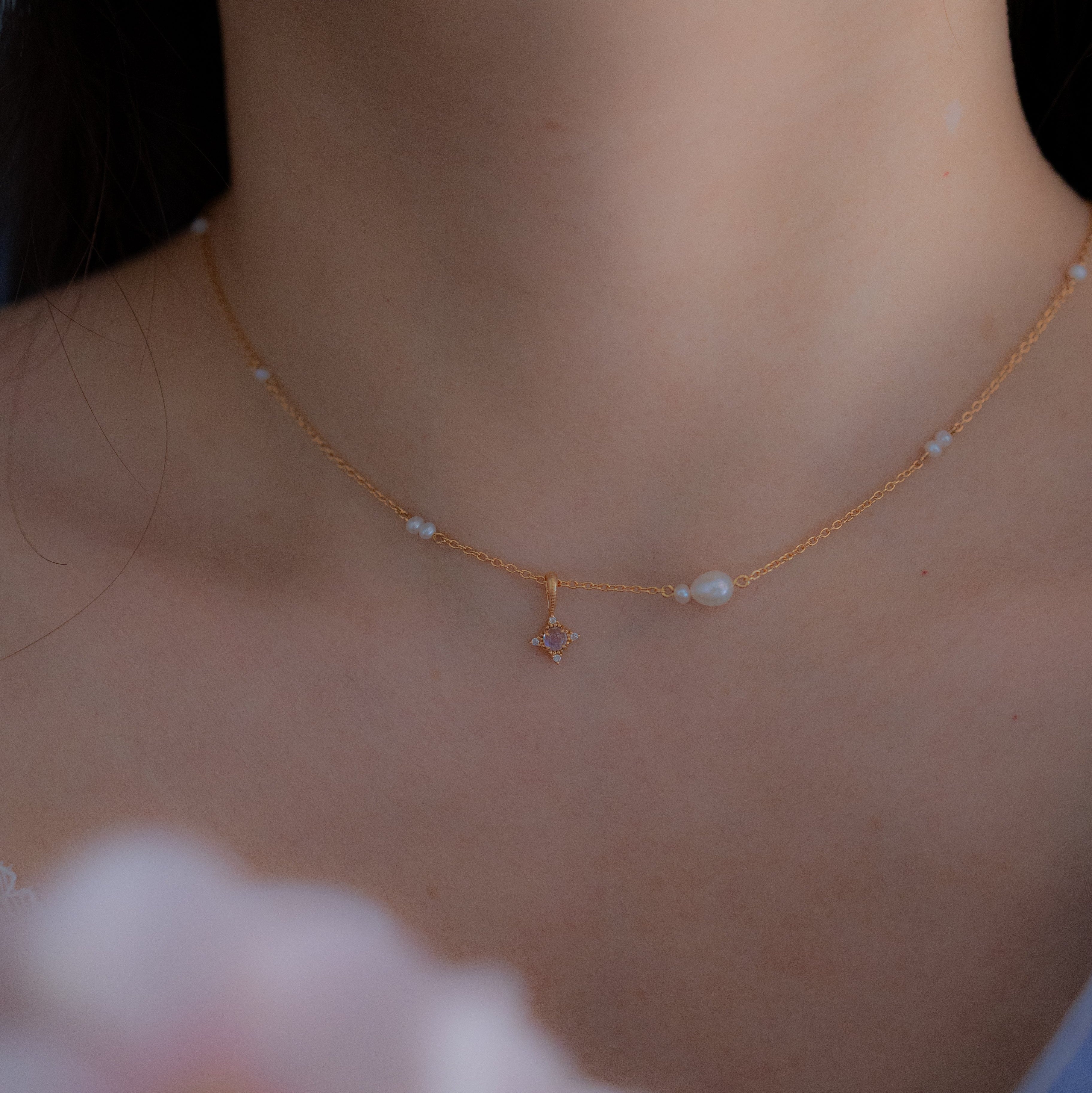 LITTLE STAR WITH PEARLS NECKLACE (MOONSTONE)