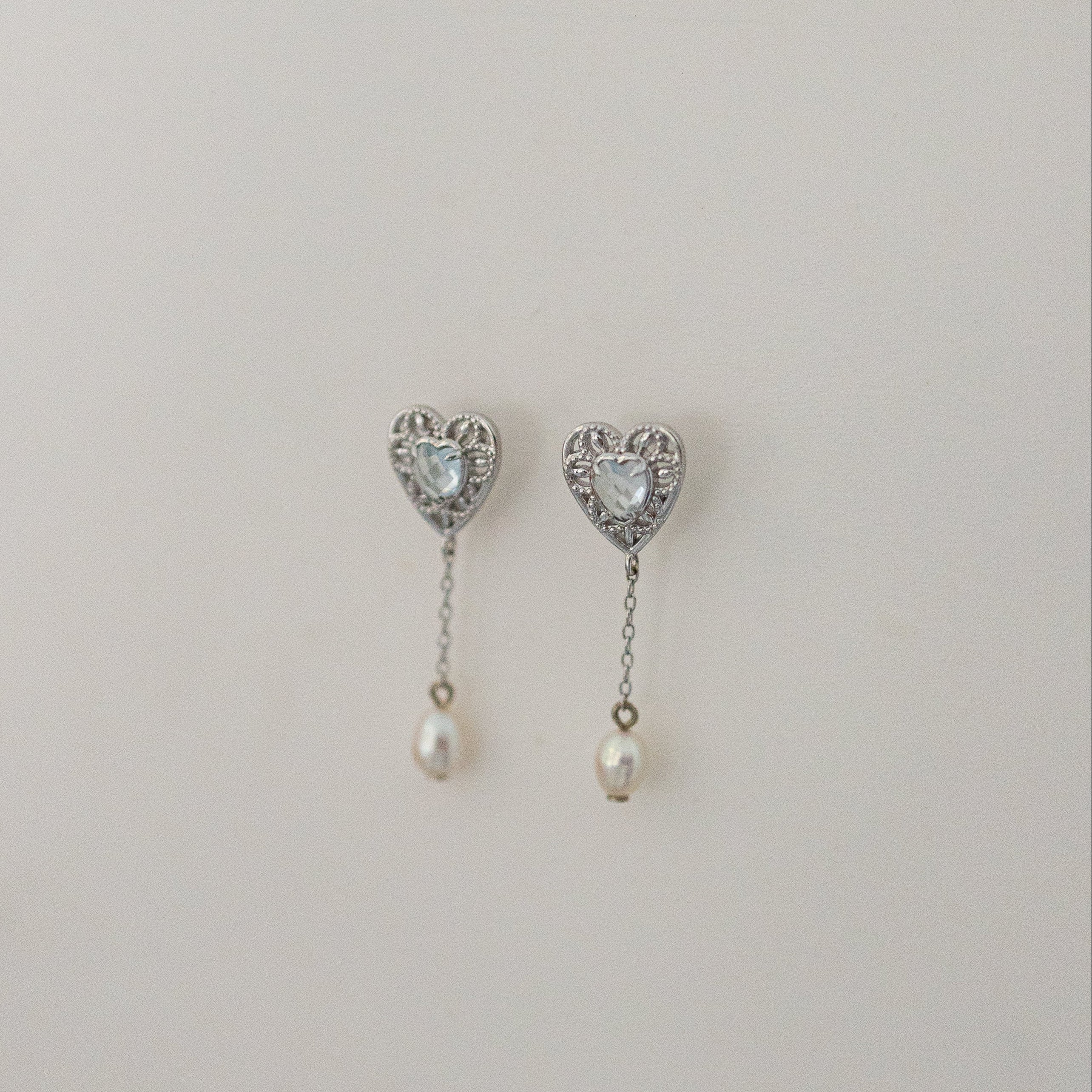 THE AQUA LACE HEART LONG SILVER EARRINGS