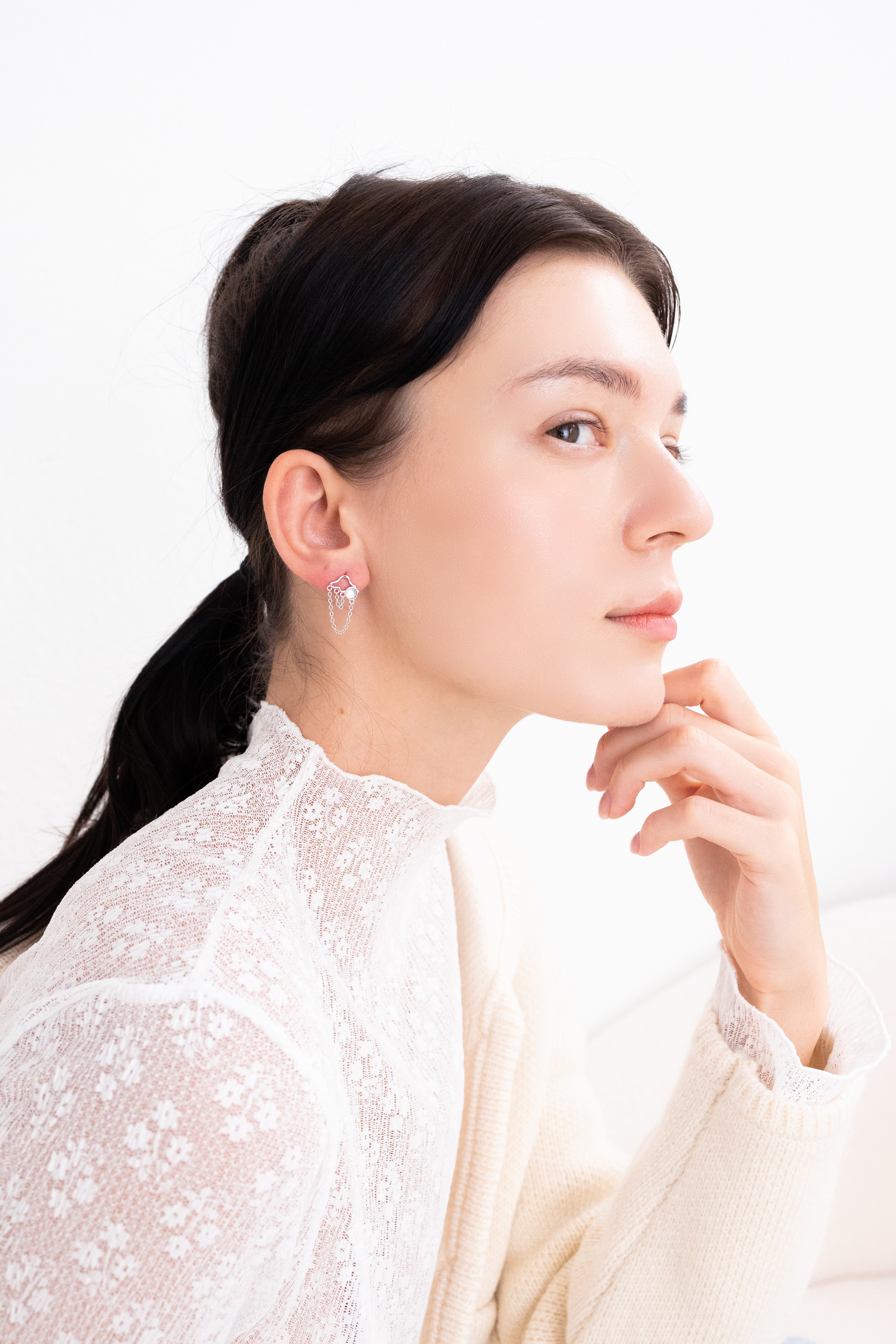 HOLLOW CLOUD SILVER EARRINGS - MOONSTONE