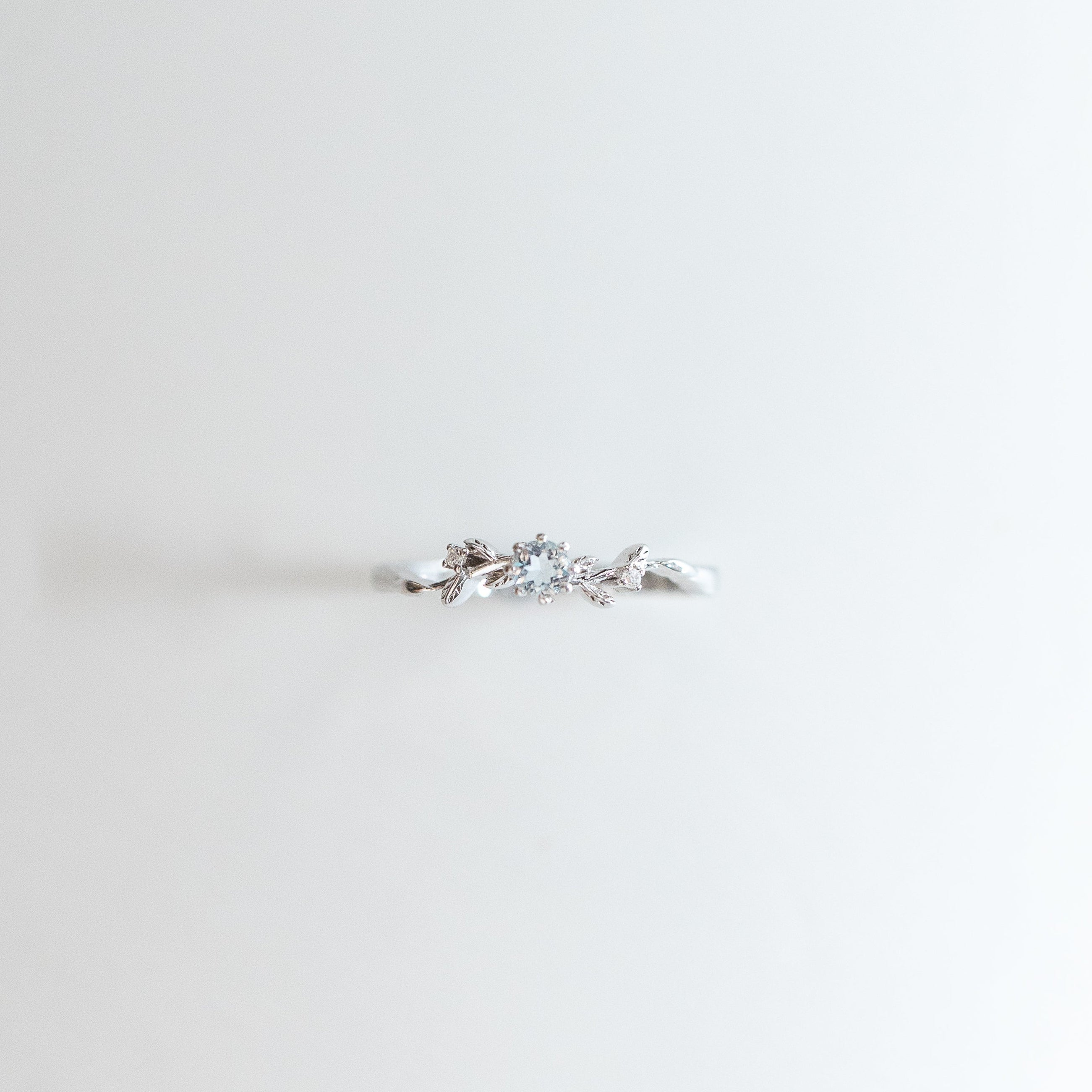 CHLOE DAINTY GARDEN SILVER RING - TOPAZ