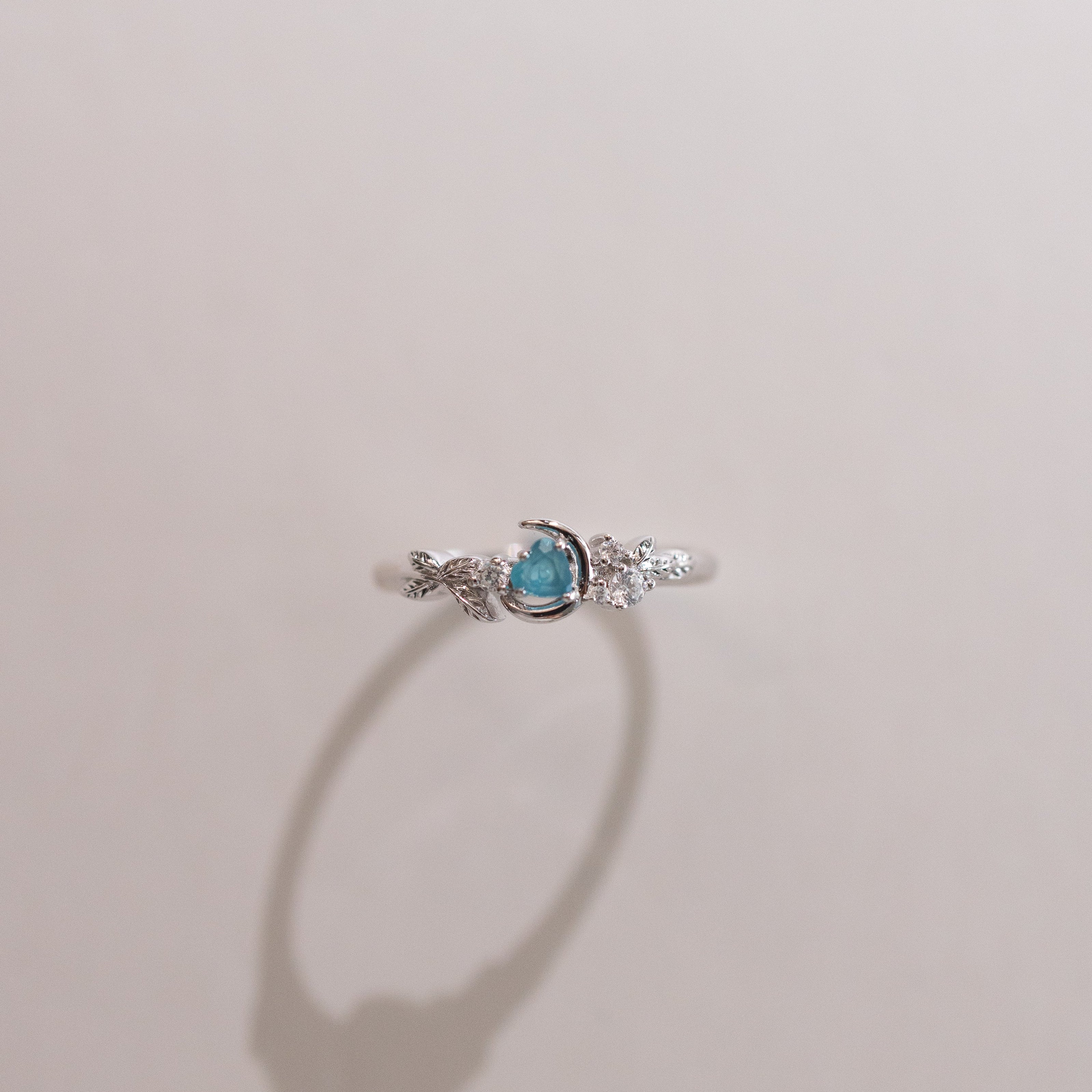 HONEY MOON HEART SILVER RING - BLUE ONYX