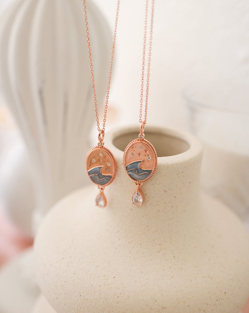 THE NIGHT SEA ROSE GOLD NECKLACE