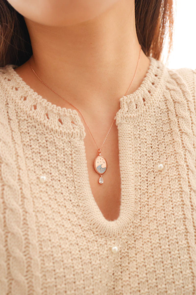 THE NIGHT SEA ROSE GOLD NECKLACE