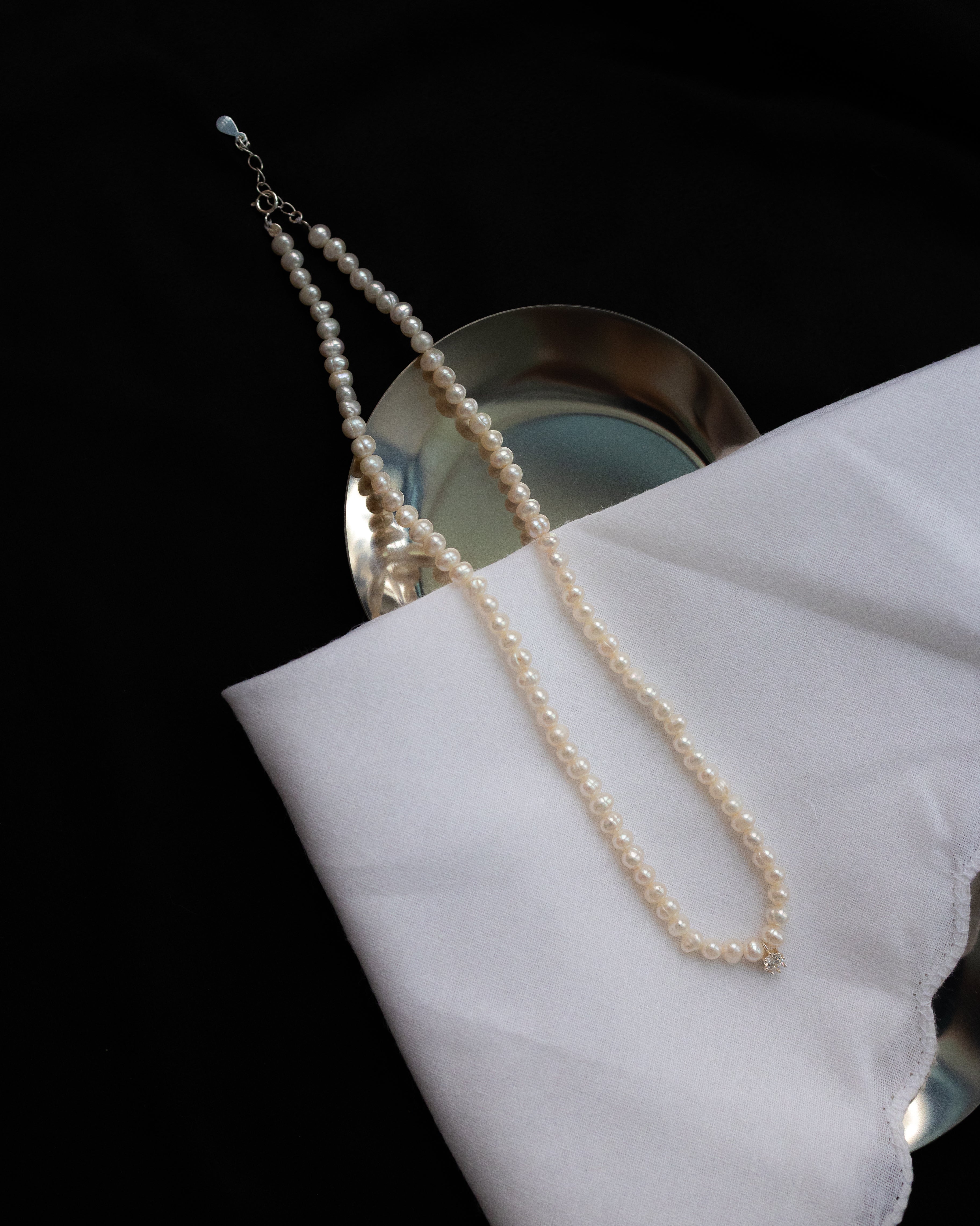 ELEGANT DROP SILVER NECKLACE - PEARLS