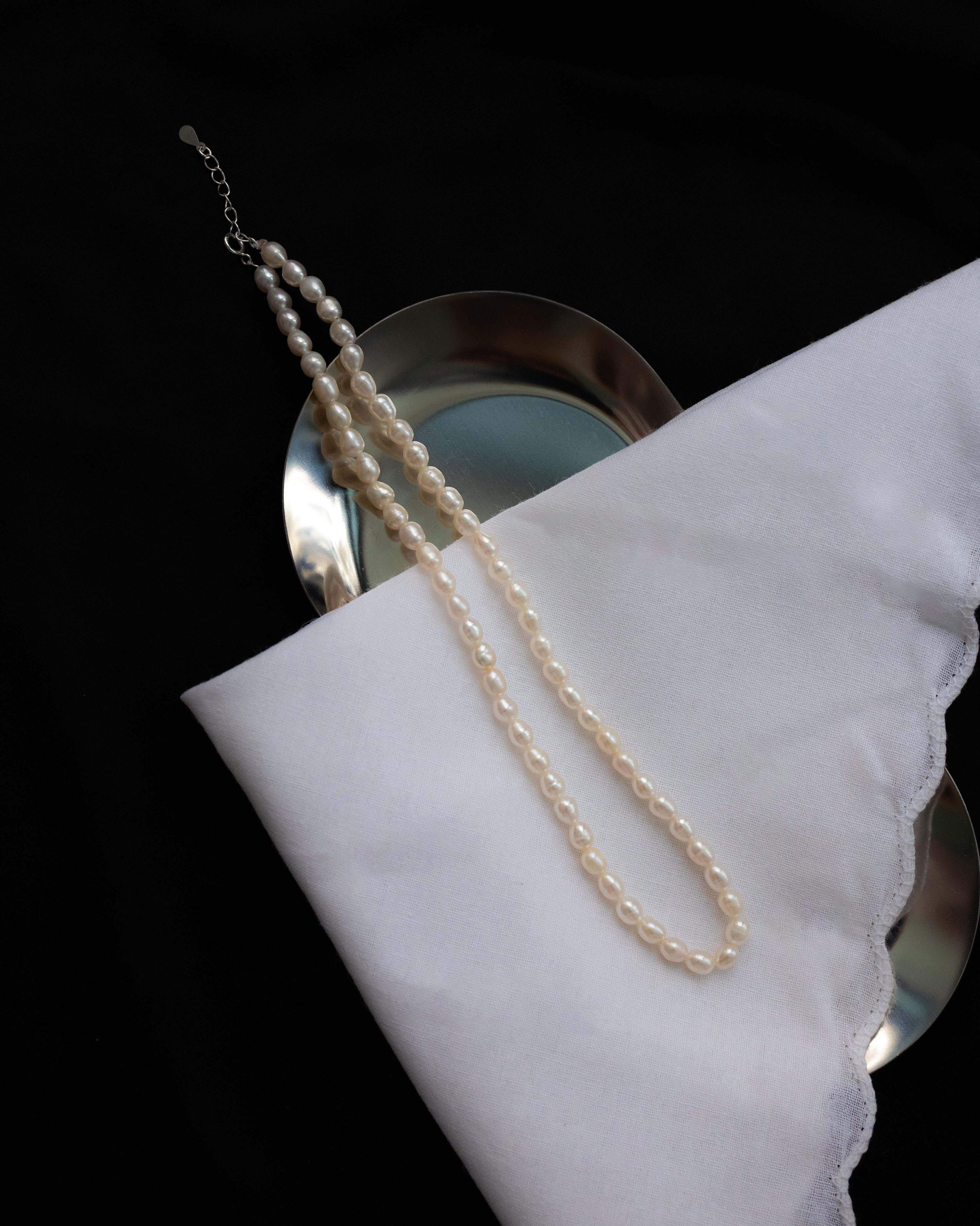 VERA SILVER NECKLACE - PEARLS