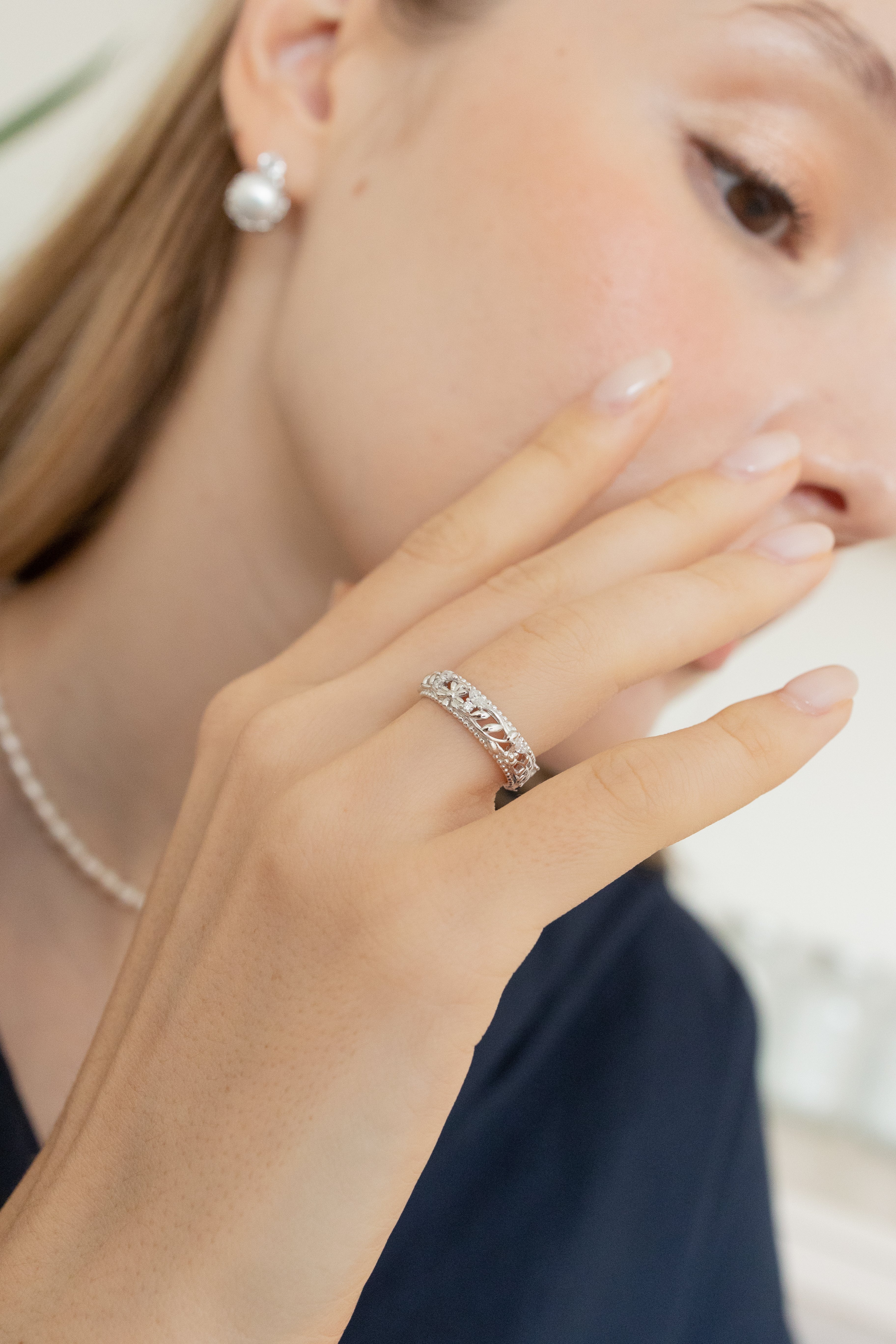 DAISY BLOSSOM SILVER RING