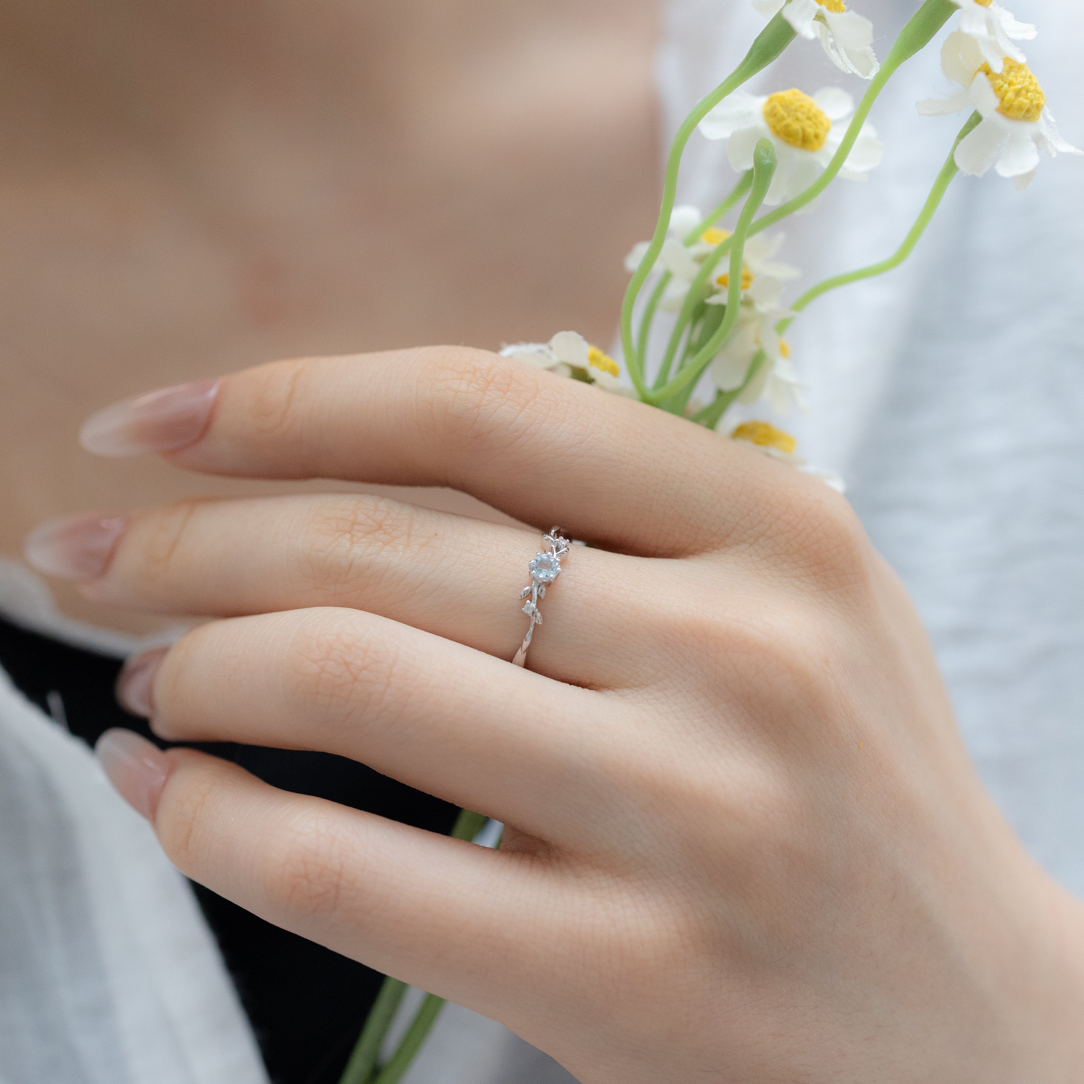 CHLOE DAINTY GARDEN SILVER RING - TOPAZ