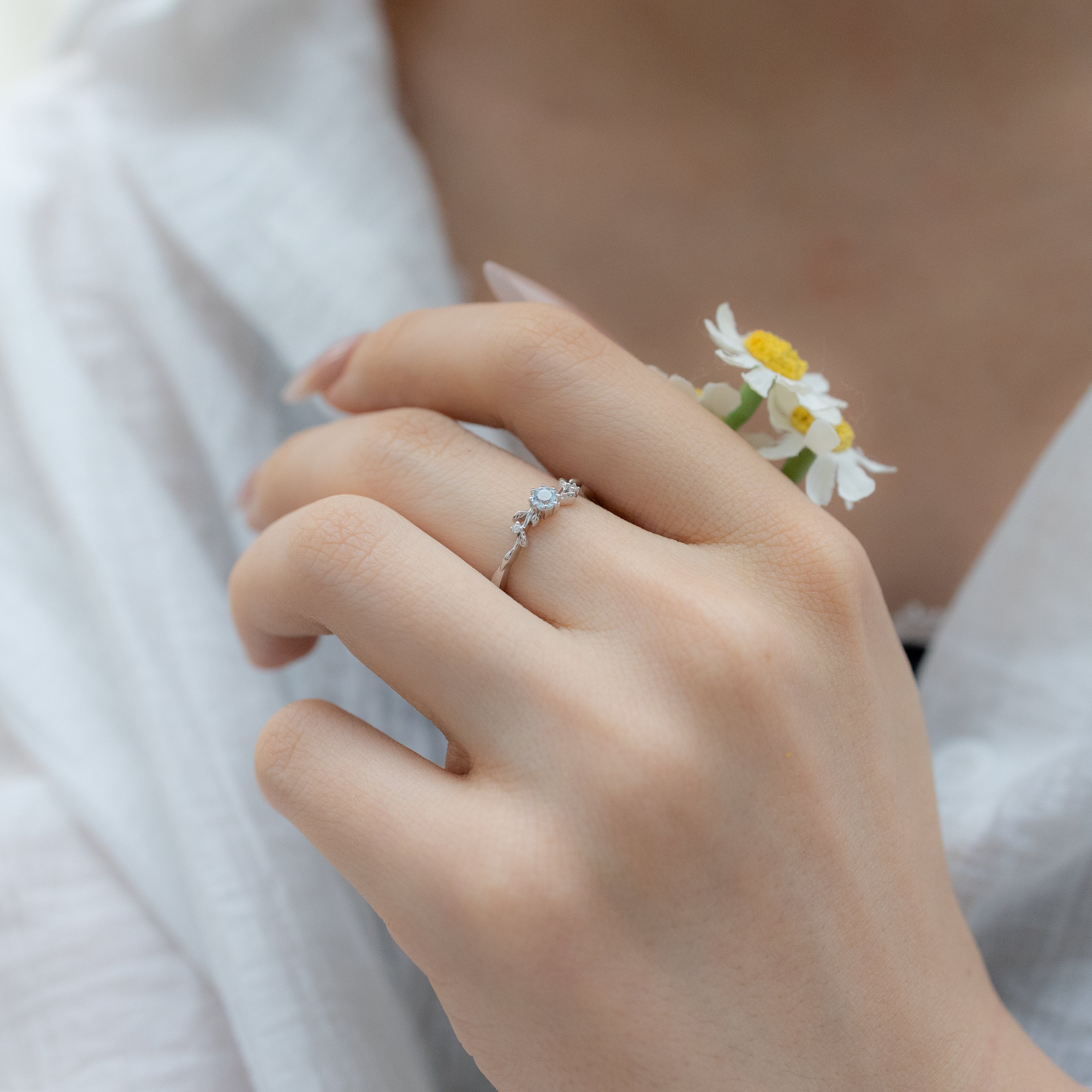 CHLOE DAINTY GARDEN SILVER RING - TOPAZ